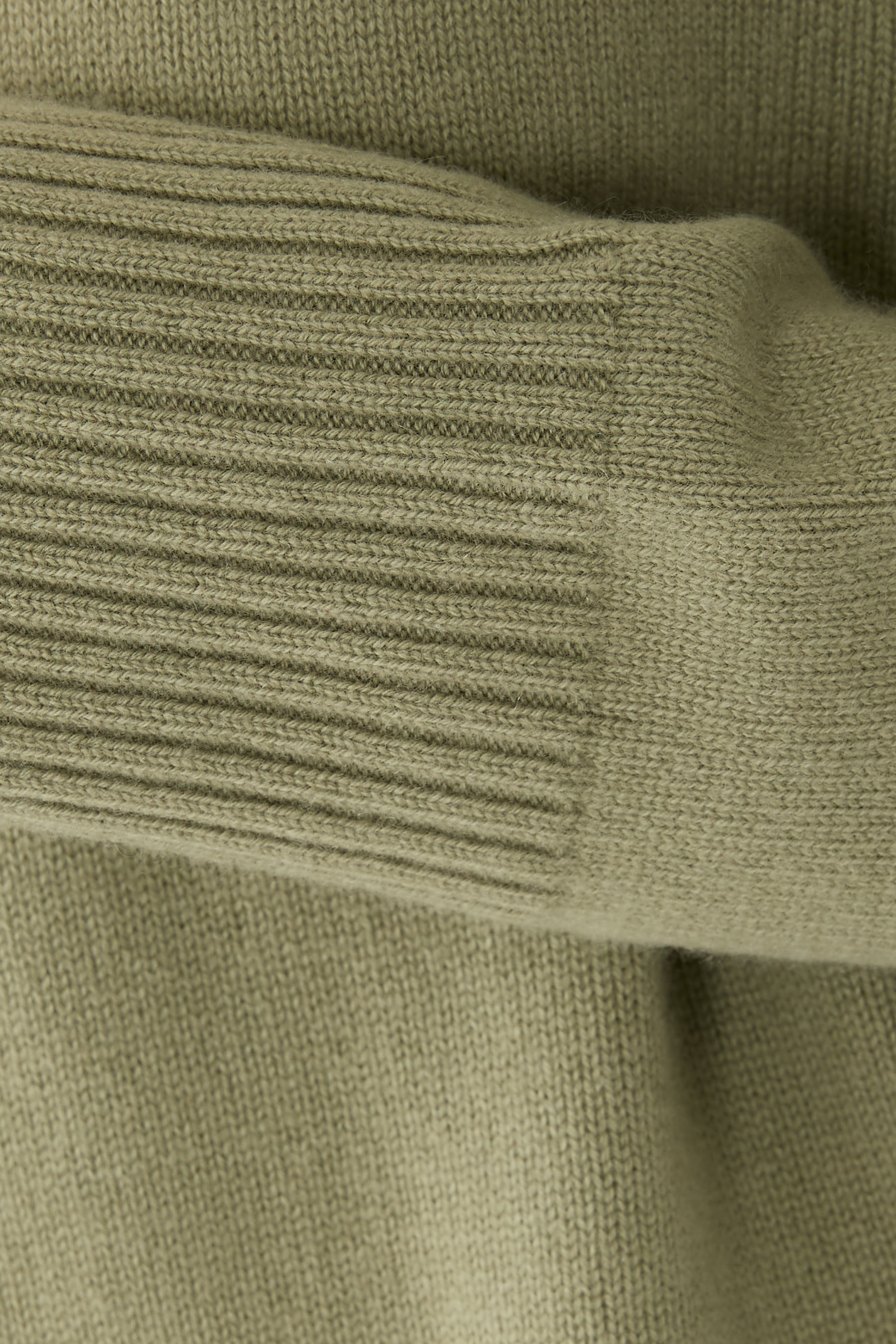 سترة سارة بغطاء رأس