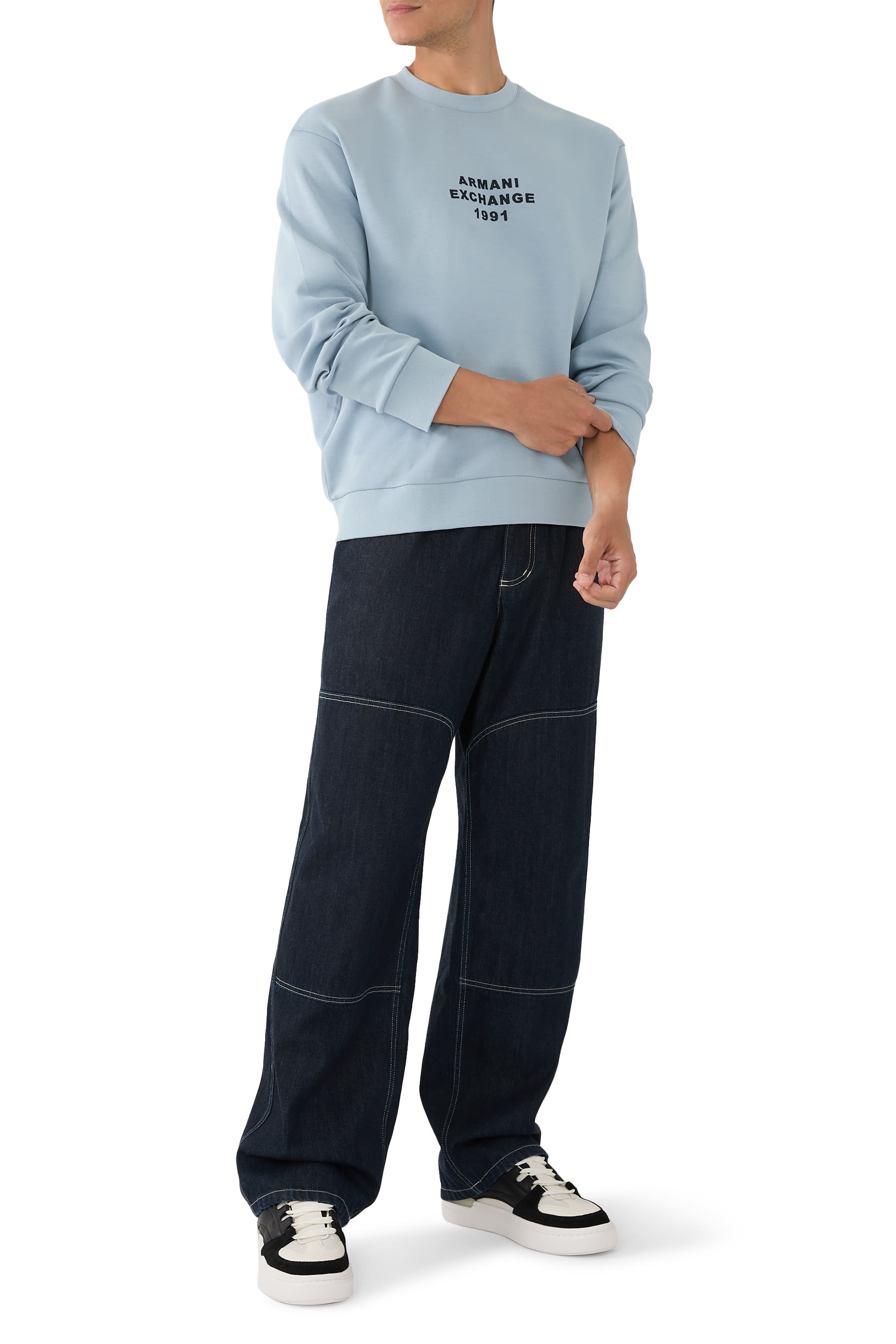 سويت شيرت بشعار الماركة