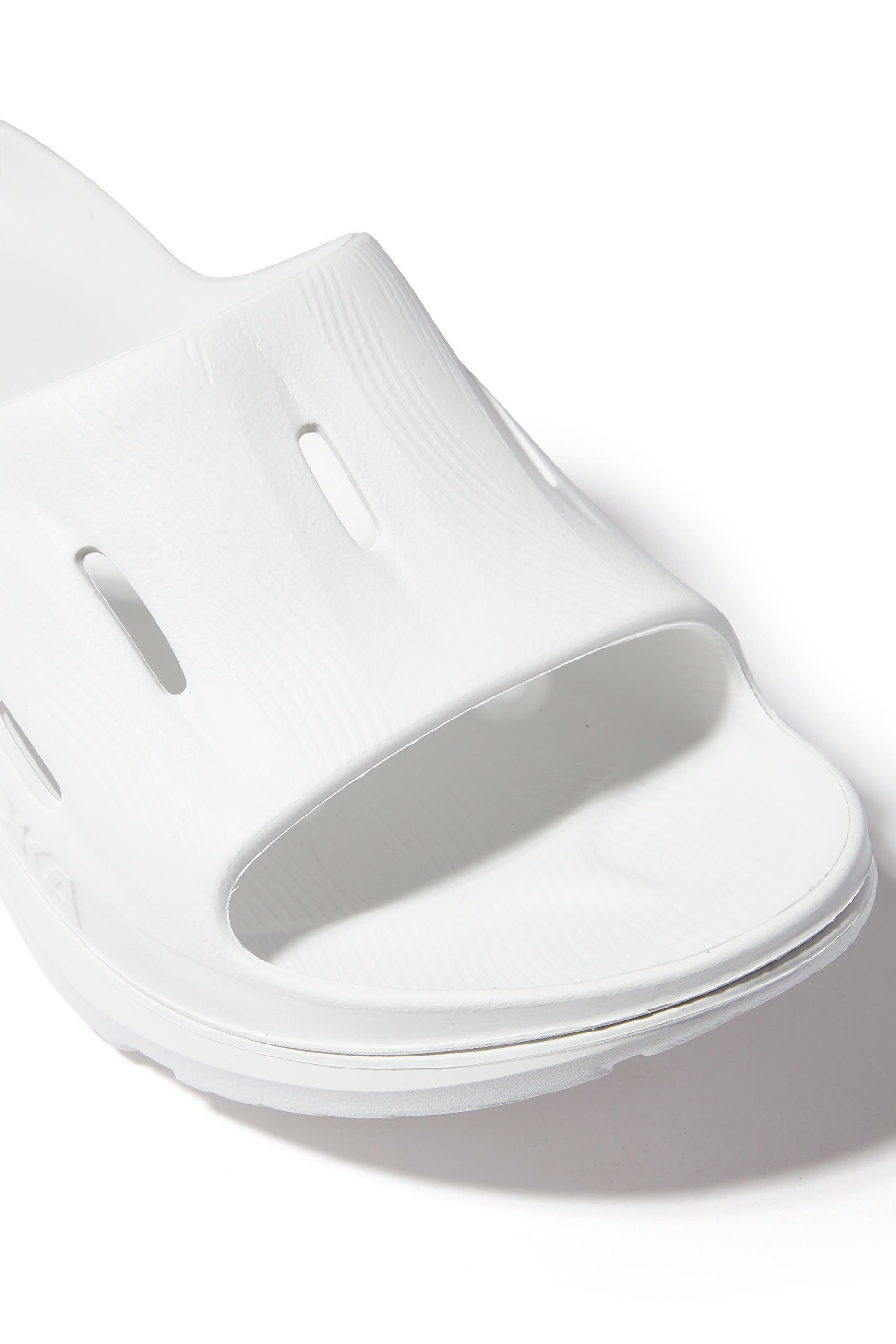 حذاء خفيف أورا ريكافري 3