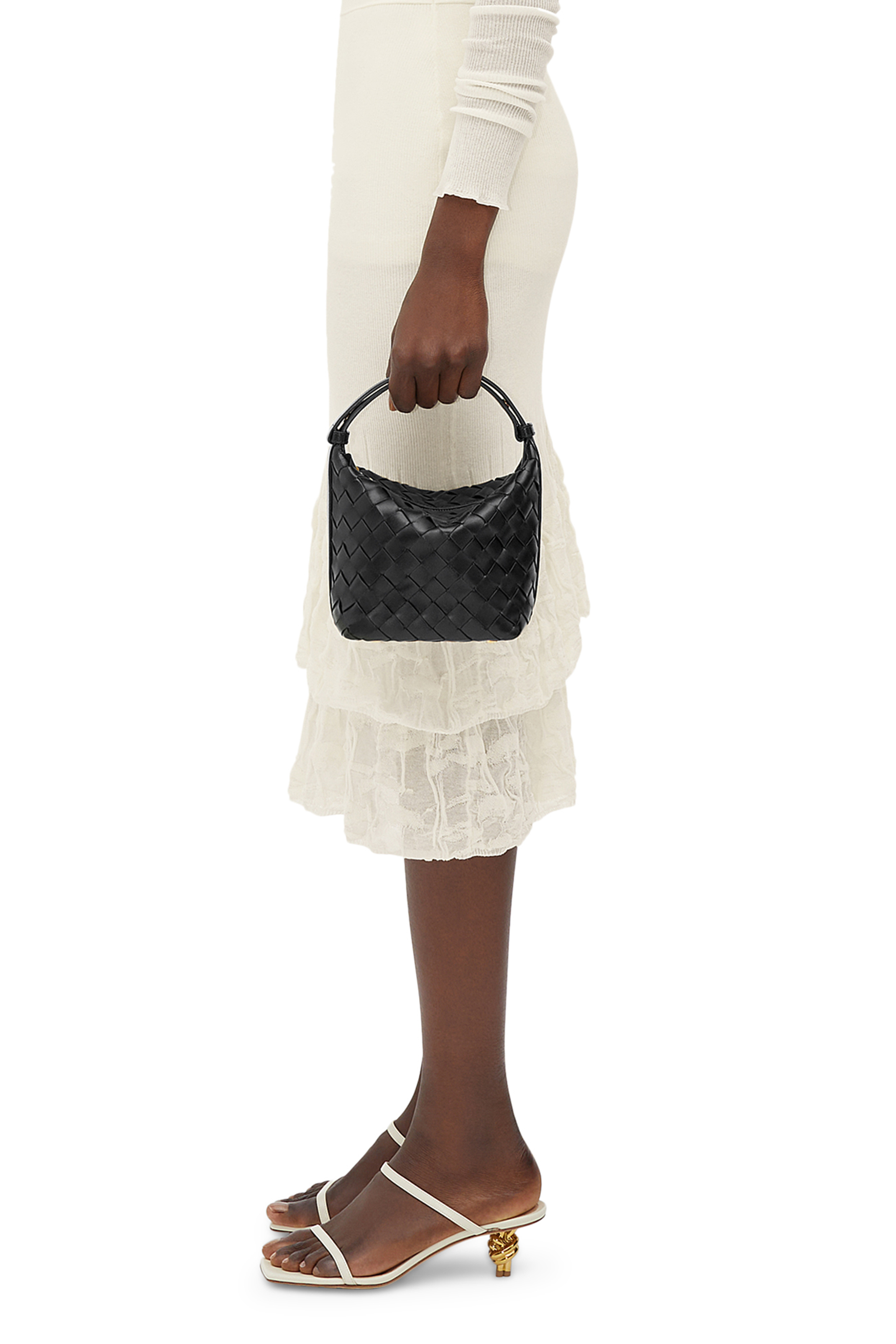 حقيبة كتف والاس صغيرة بتصميم مجدول جلد