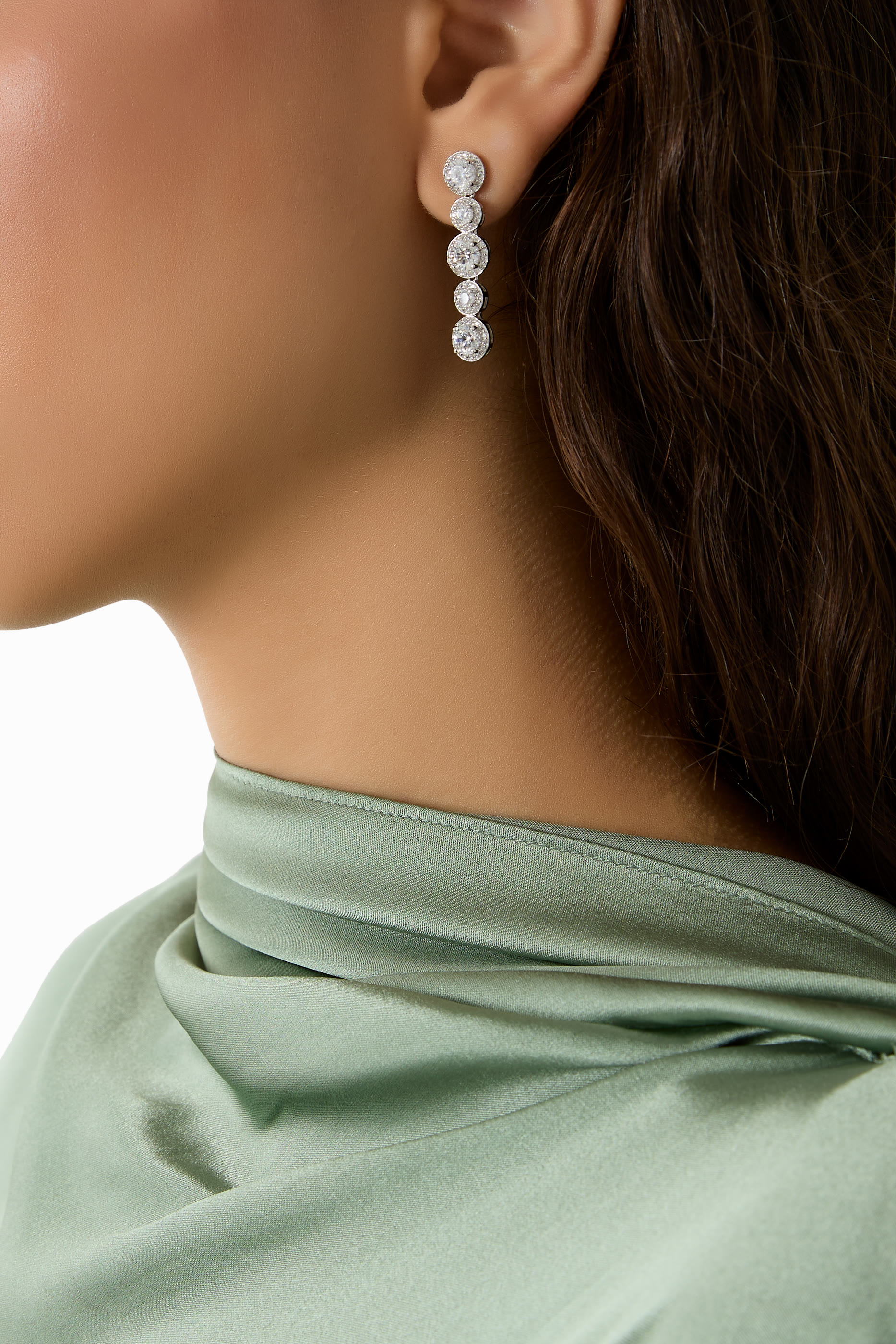 أقراط بيزيل متدلية مرصعة بأحجار زركونيا مكعبة، ذهب أبيض عيار 14