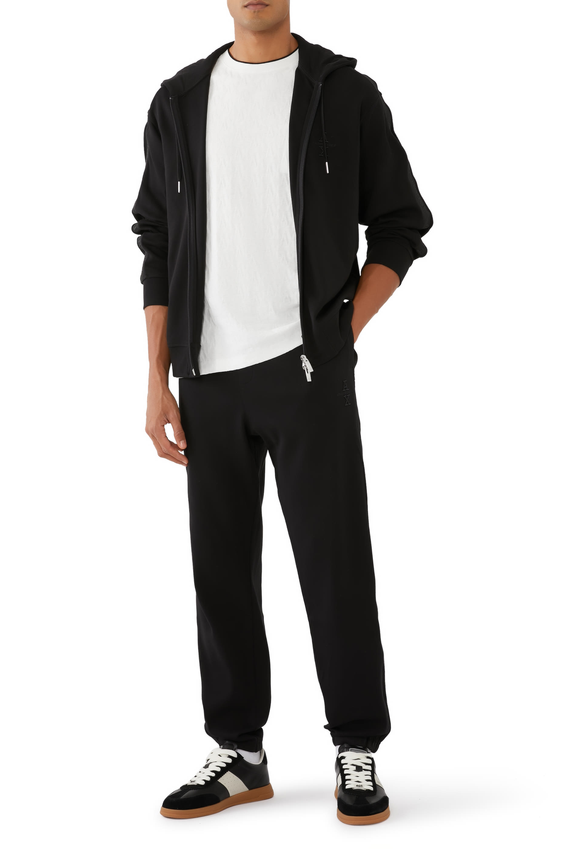 بنطال رياضي بحروف شعار الماركة بتصميم مربع