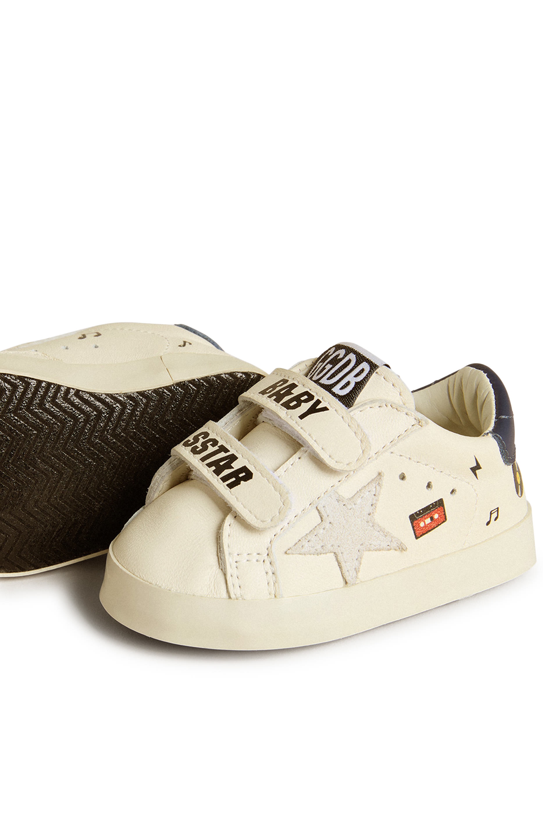 سنيكرز سكول للأطفال