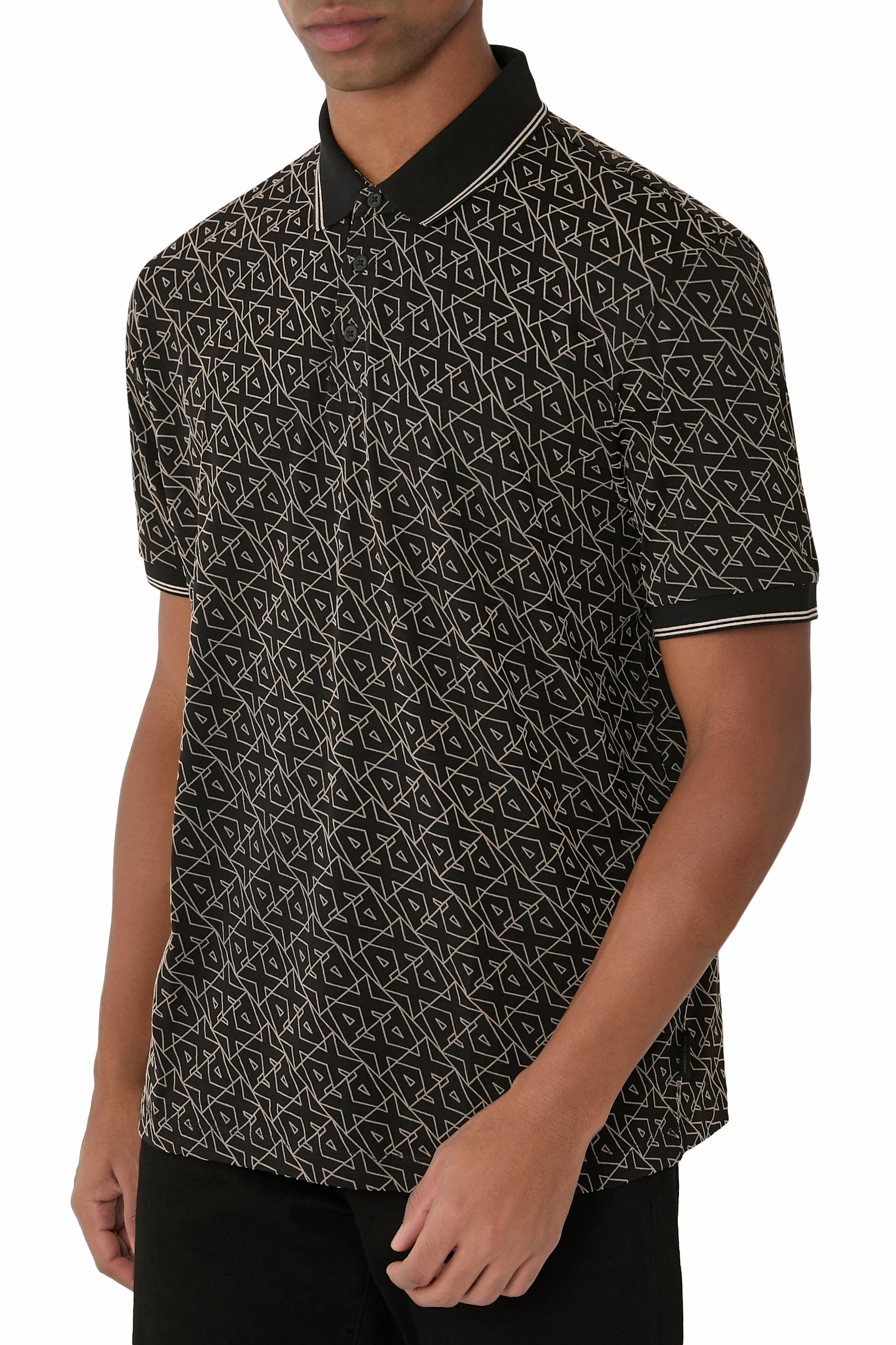 قميص بولو بقصة عادية مزين بشعار الماركة بالكامل