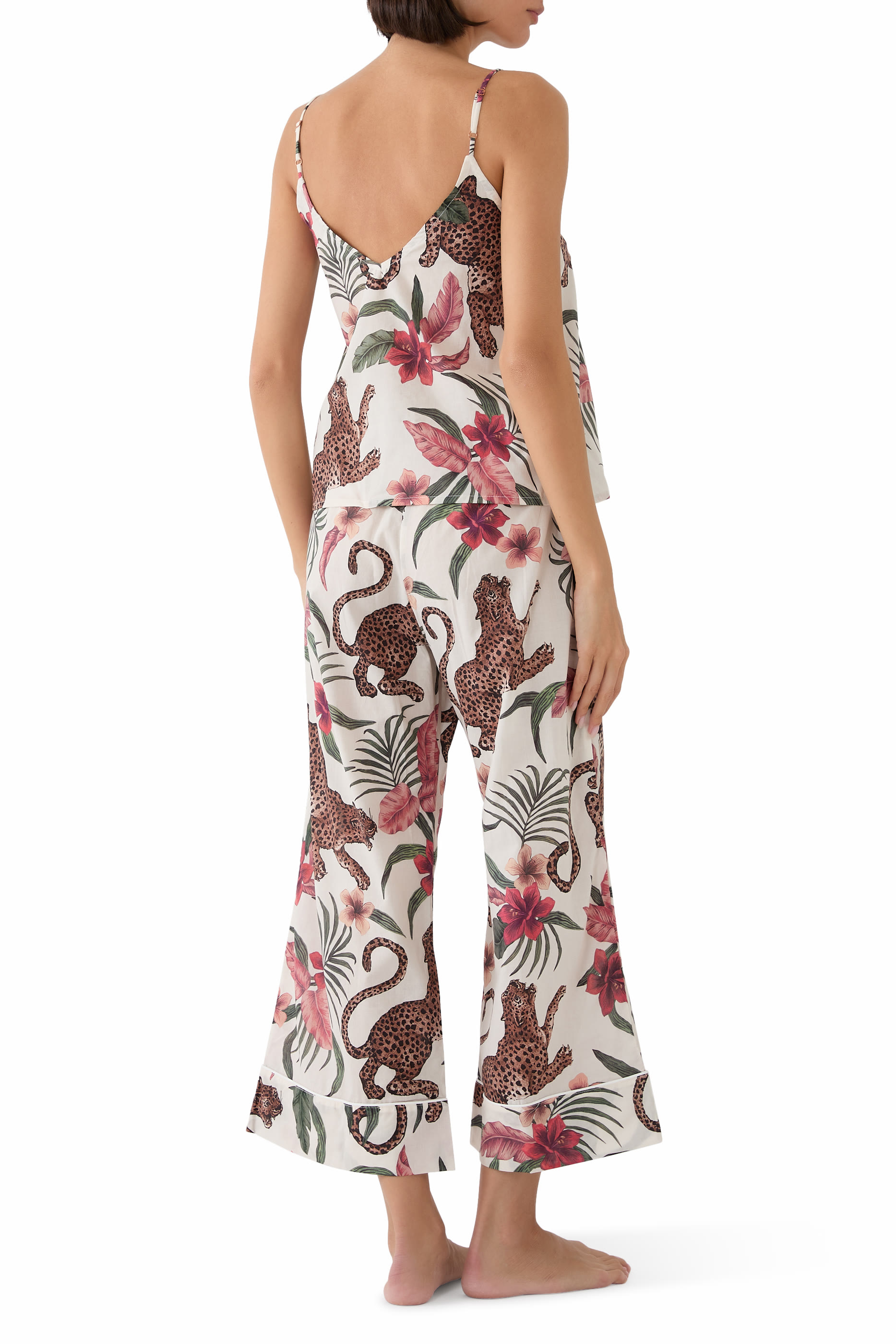 طقم بلوزة كاميسول بنقشة جلد النمر وبنطال بقصة ساق واسعة 