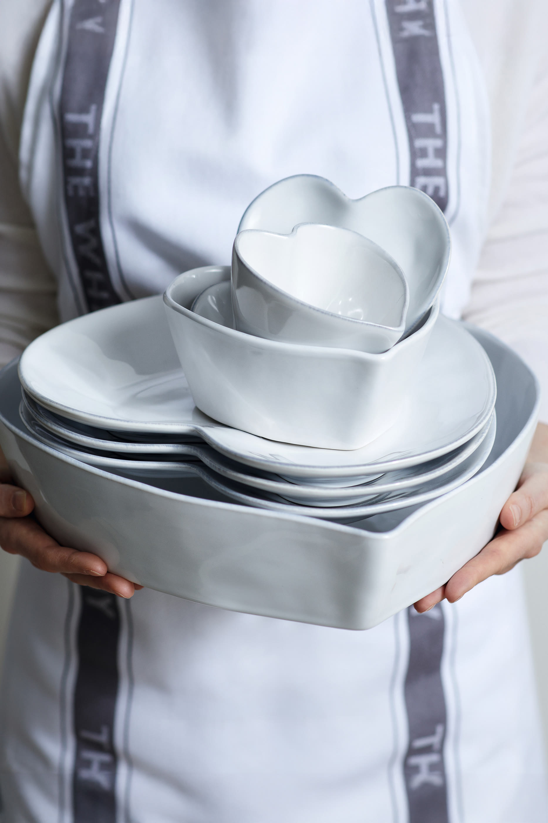 طبق عشاء بورتو بتصميم قلب خزف حجري