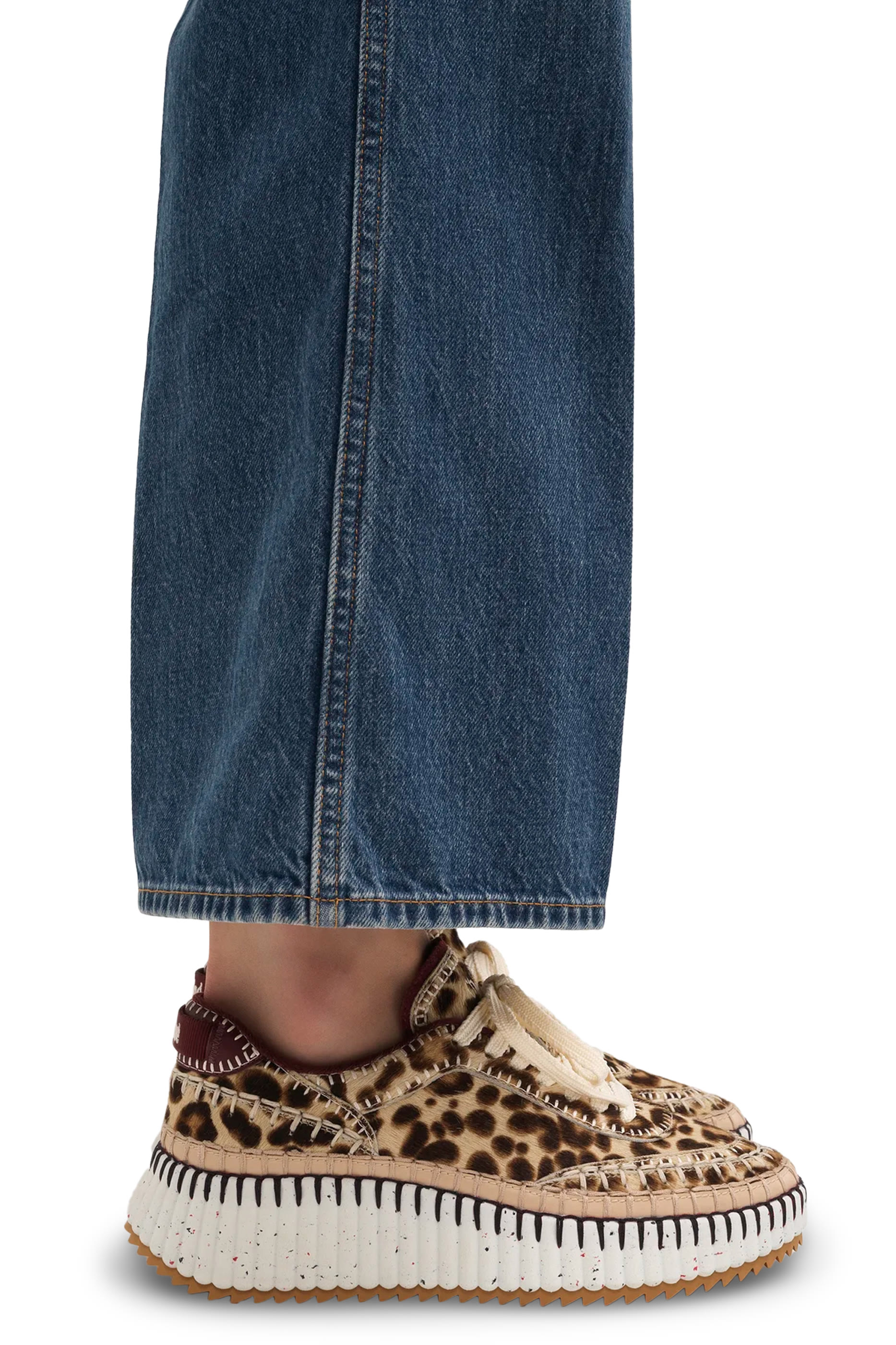 سنيكرز ناما