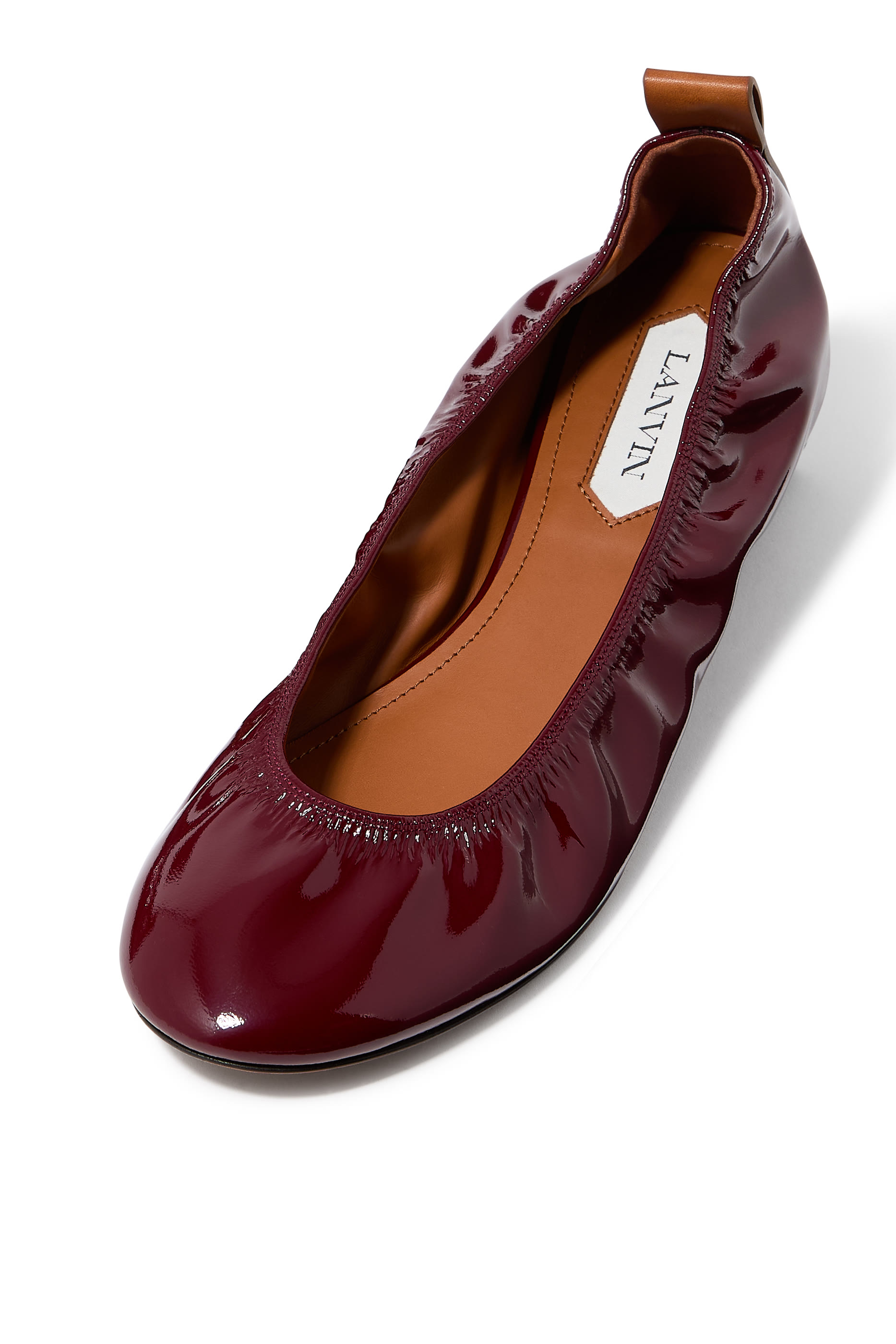 حذاء بالرينا لامع بنعل مسطح