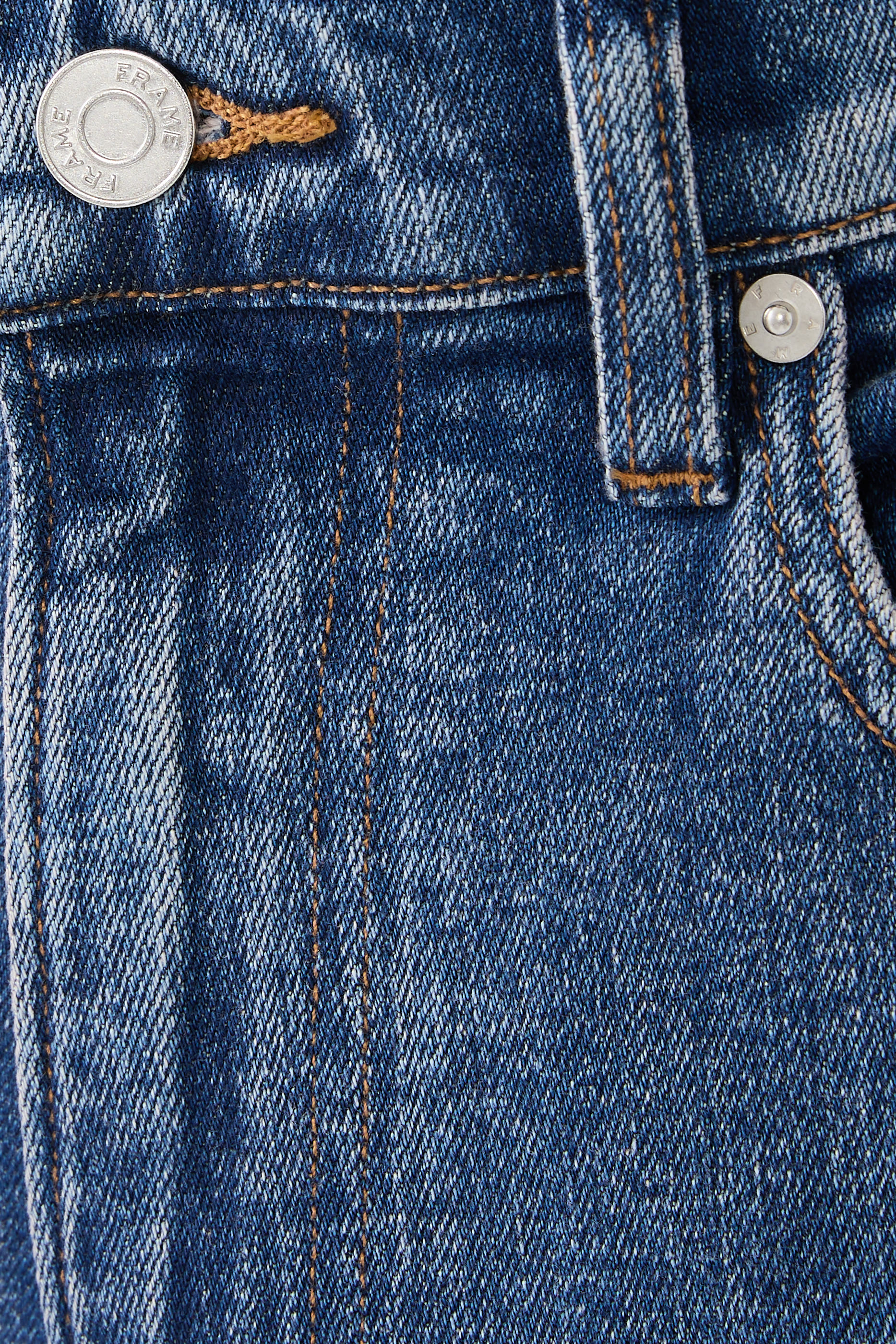 بنطال جينز مودرن بقصة ساق مستقيمة