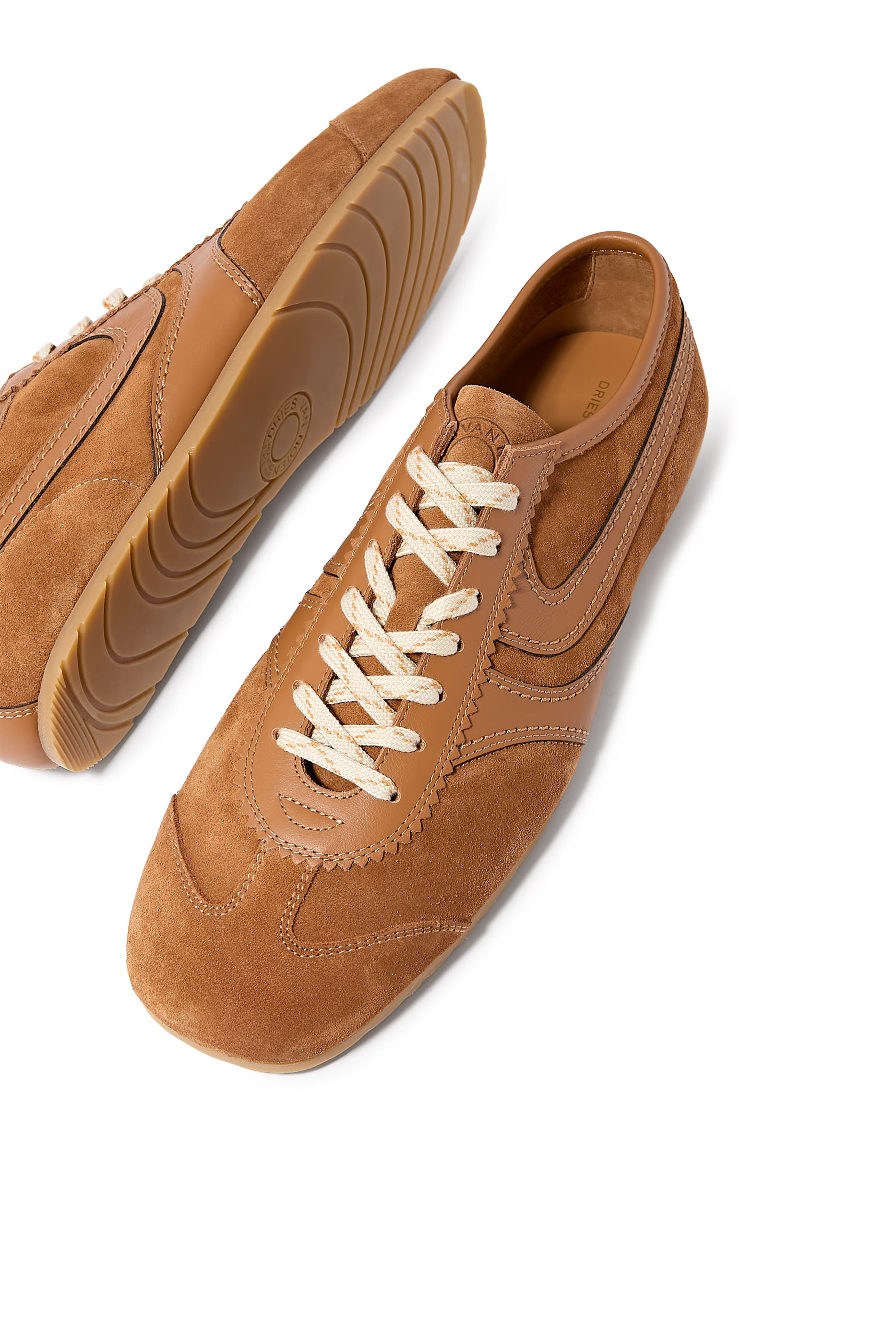 سنيكرز بكاحل منخفض