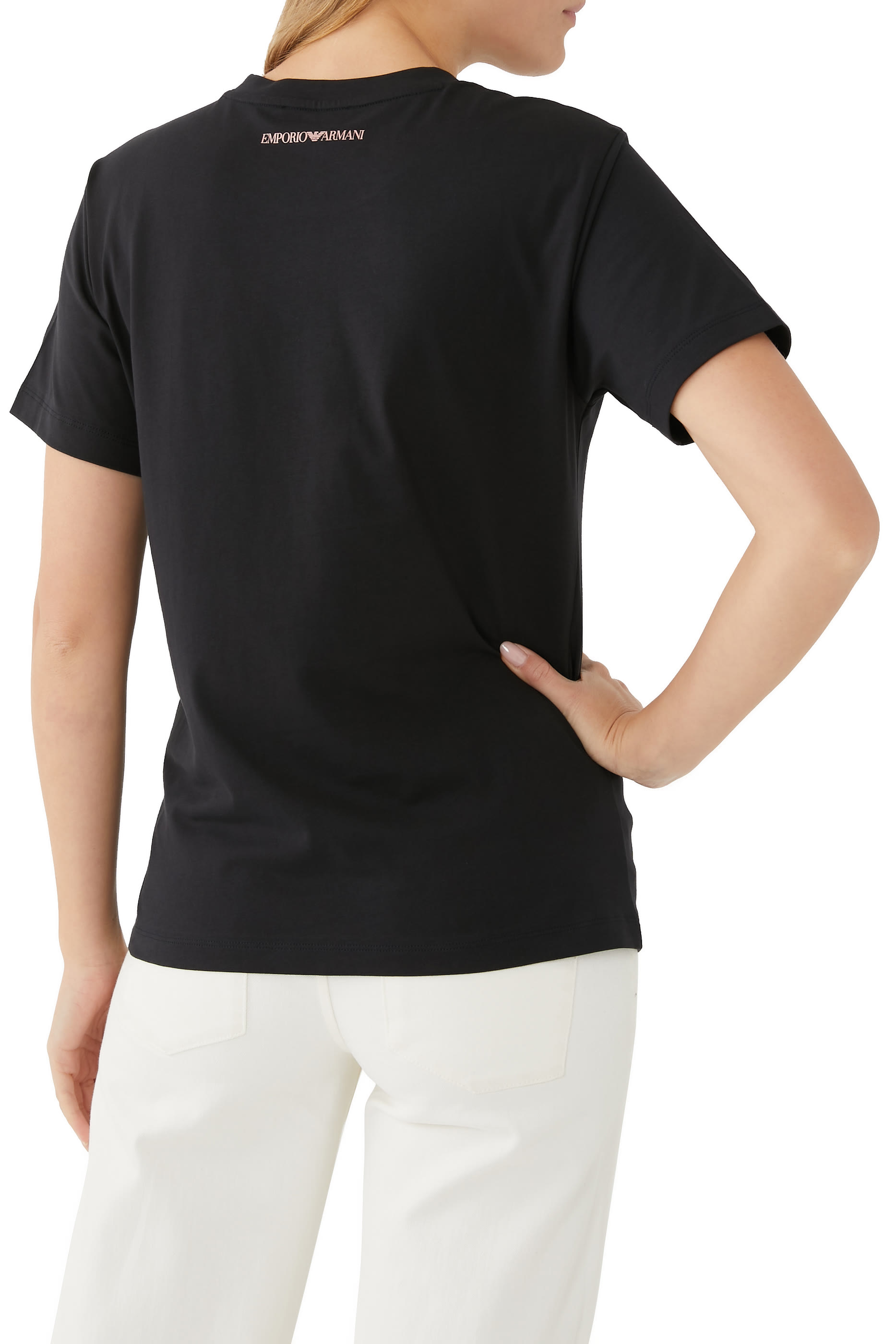 تيشيرت بطبعات شعار الماركة مزين بالغليتر