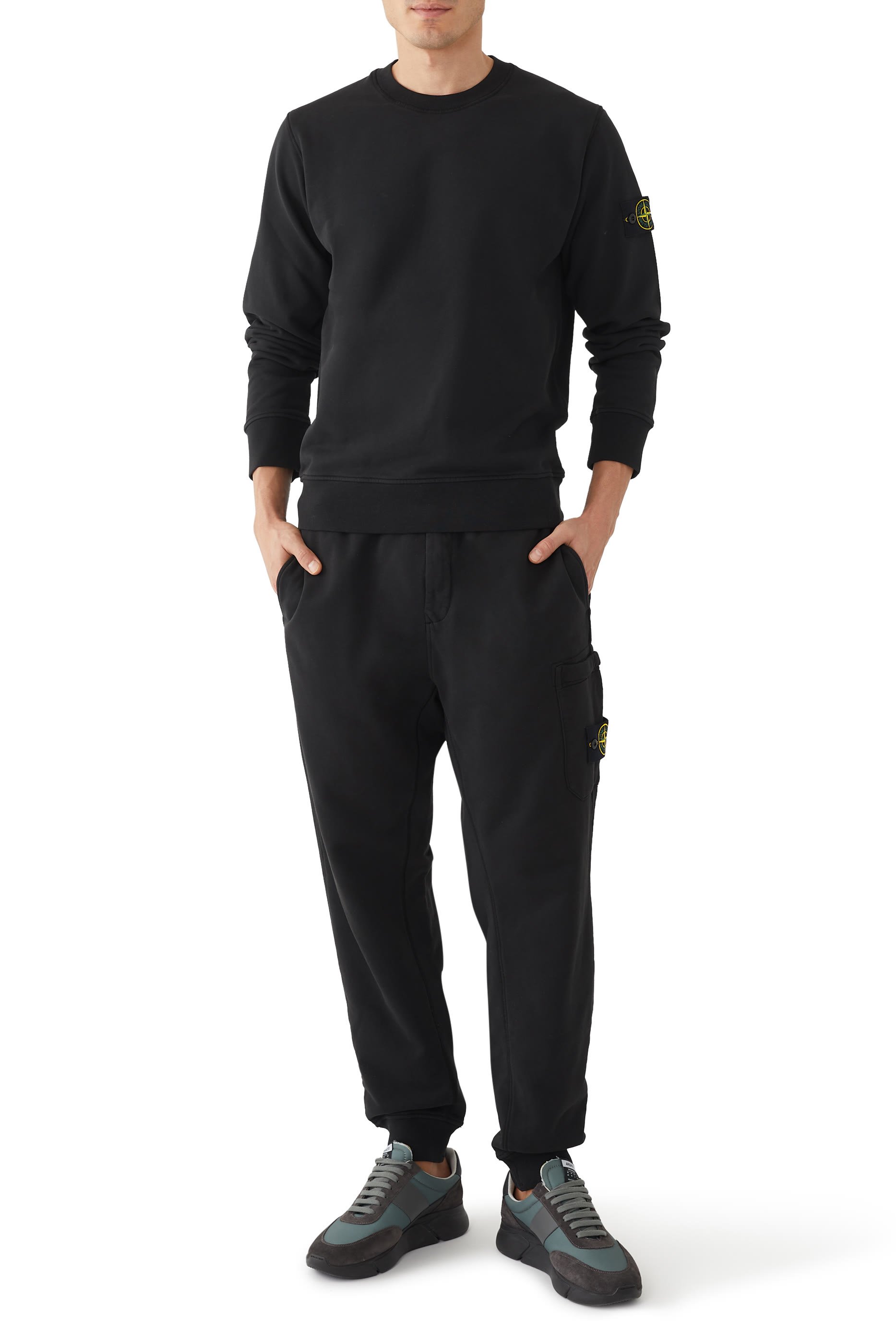 سويت شيرت برقعة شعار الماركة