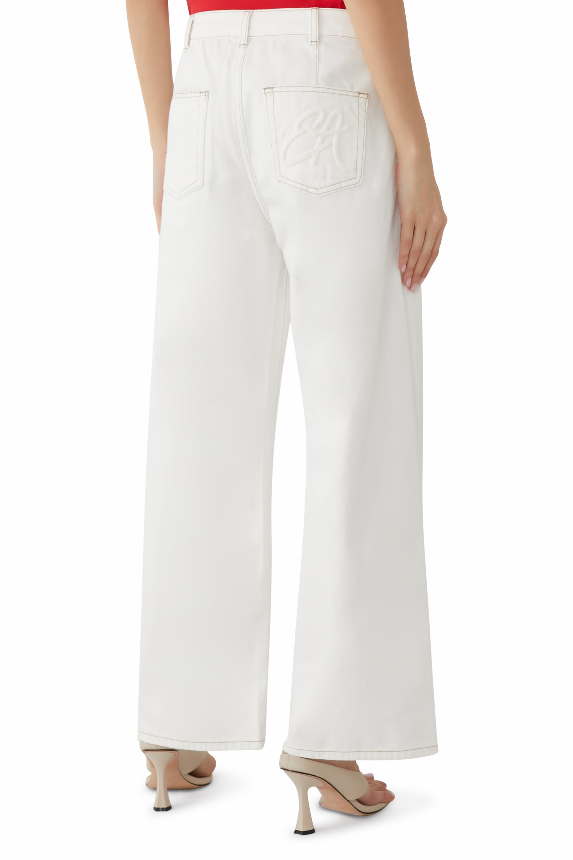 بنطال جينز بقصة ساق واسعة