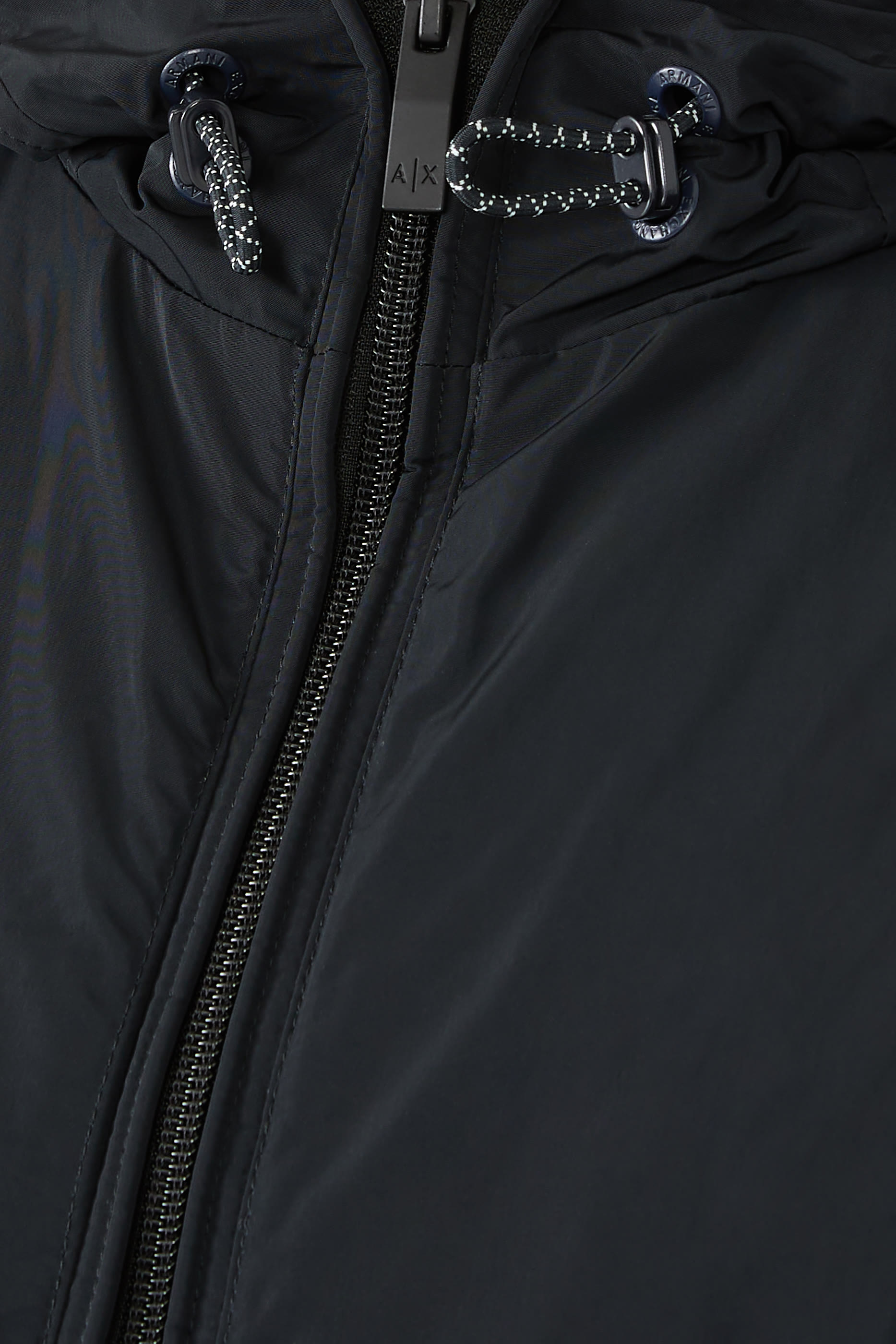 جاكيت بغطاء رأس وجيوب