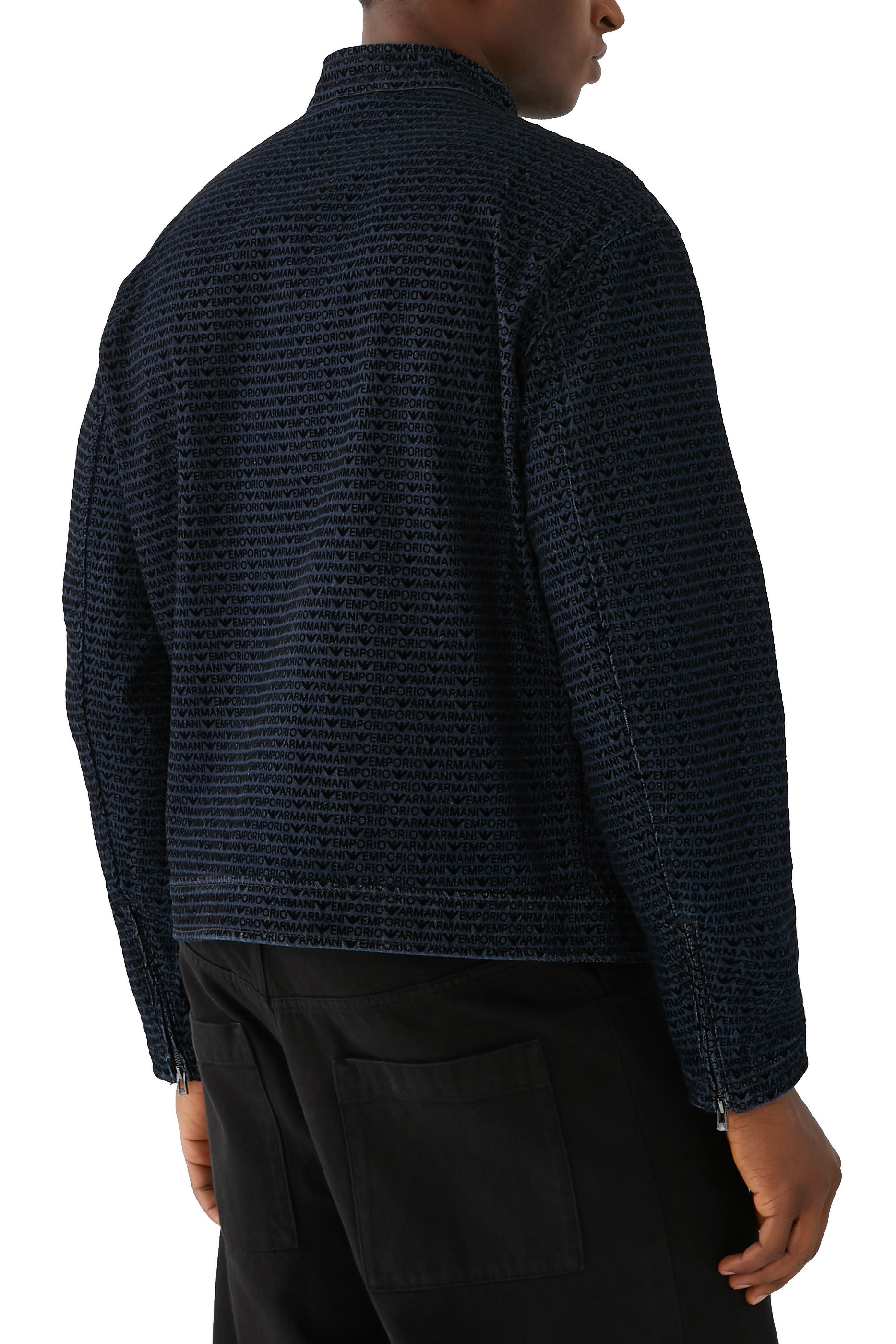 جاكيت دنيم بشعار الماركة