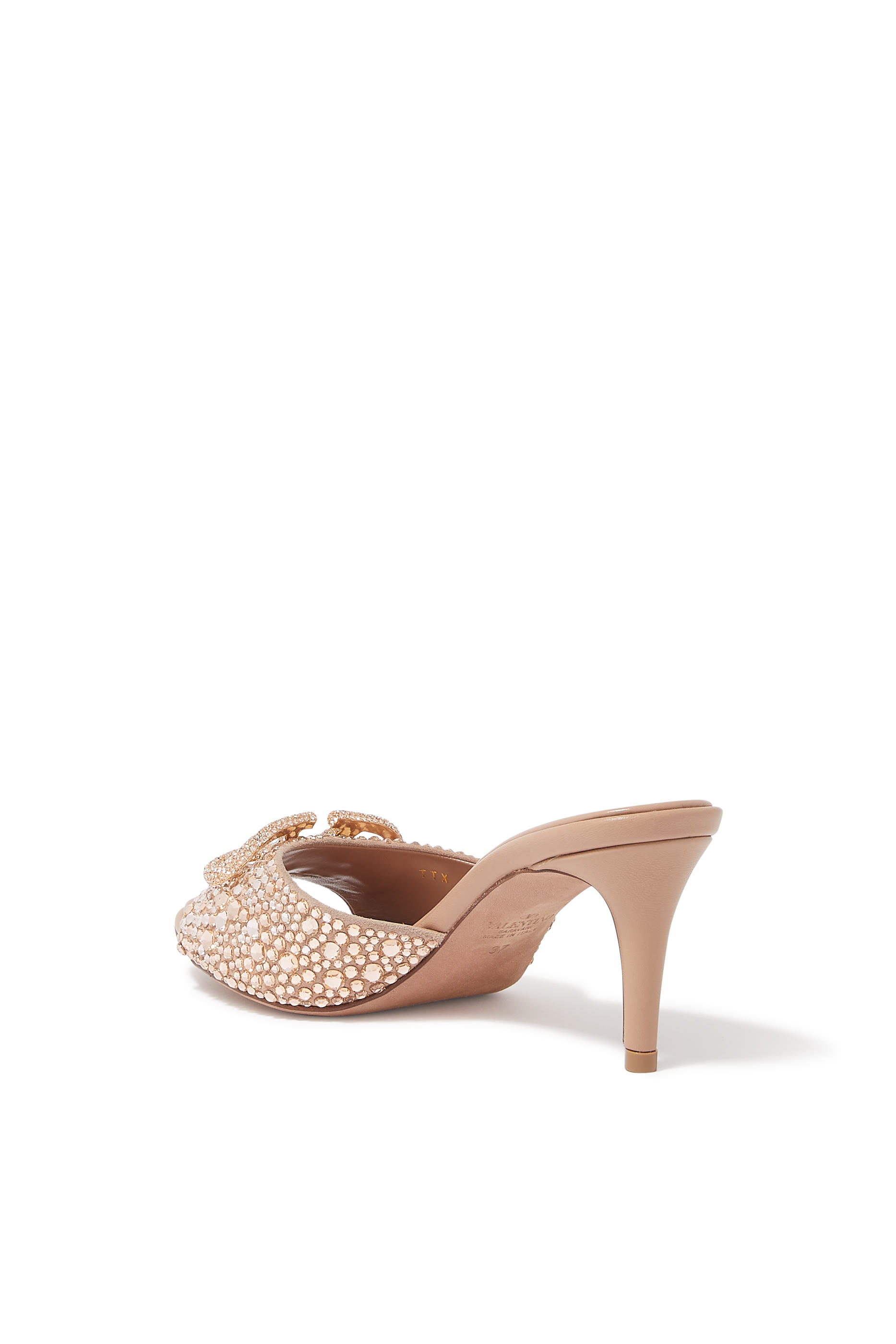 حذاء فالنتينو غارافاني مفتوح من الخلف مزين بالكريستال بكعب مقاس 60 مم وحلية شعار V