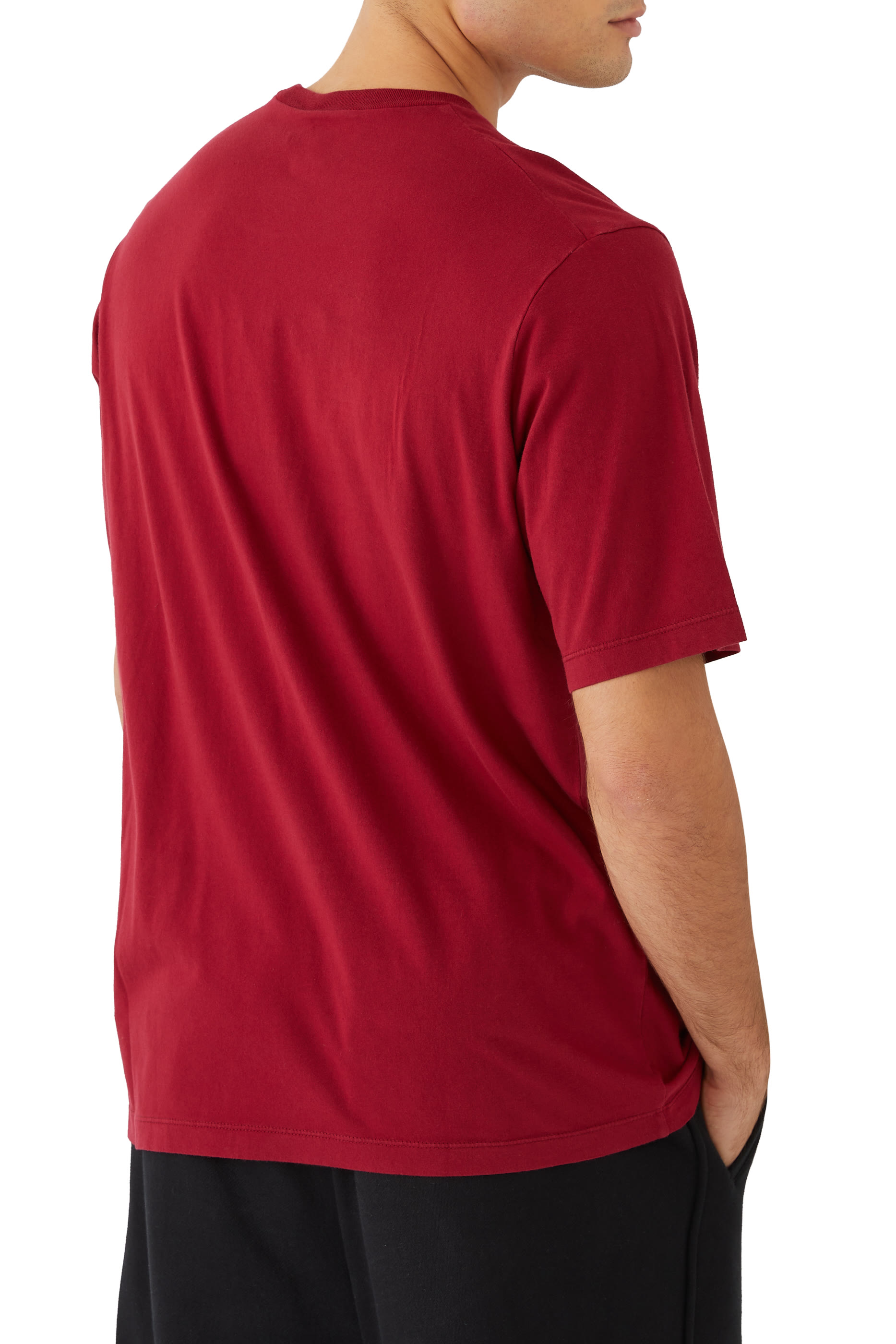 تيشيرت بشعار الماركة قطن