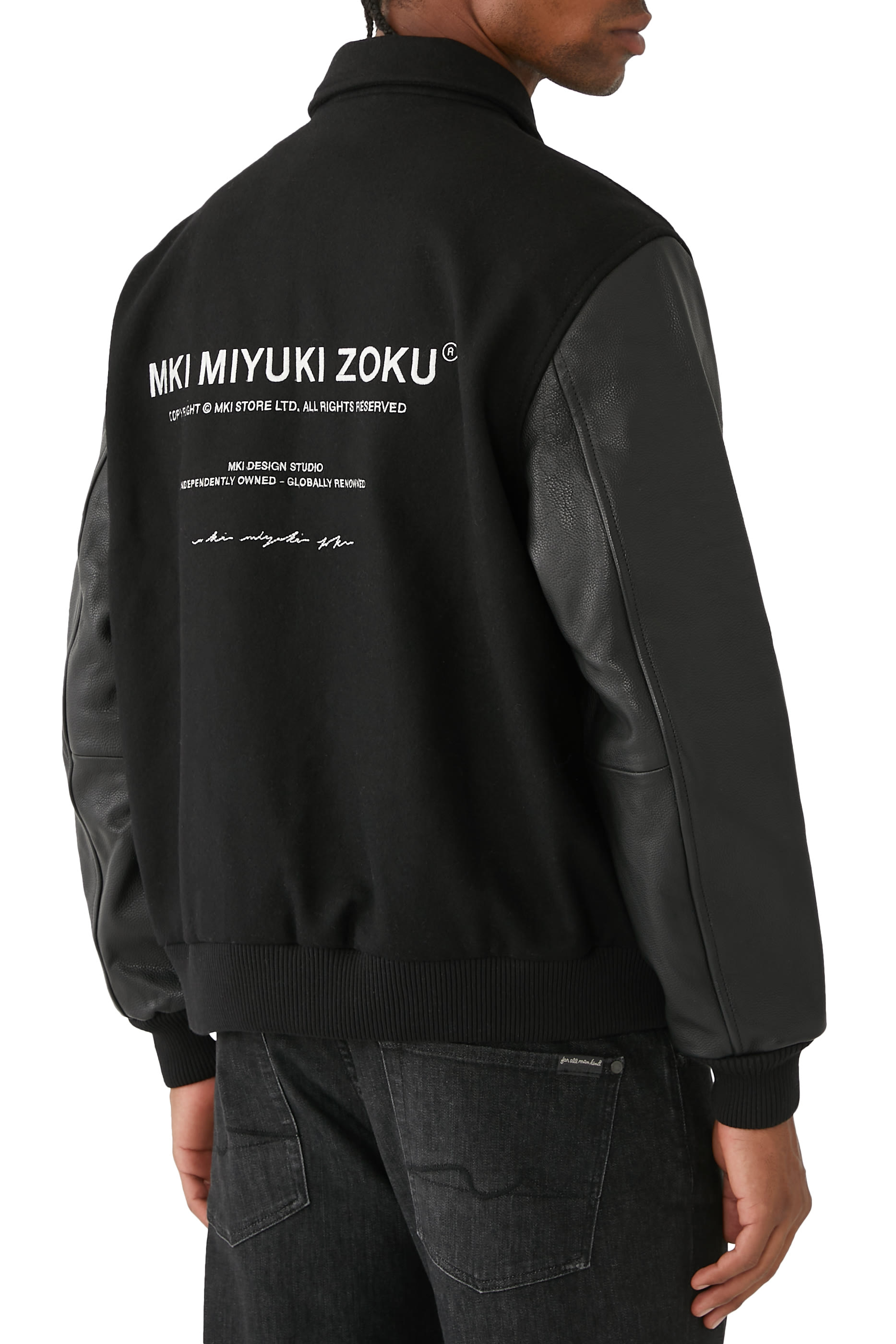 جاكيت بتصميم جامعي جلد