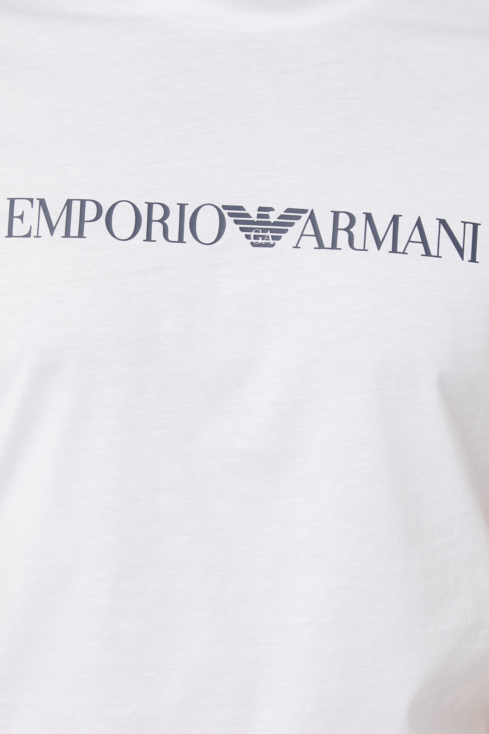 تي شيرت بشعار الماركة كبير الحجم