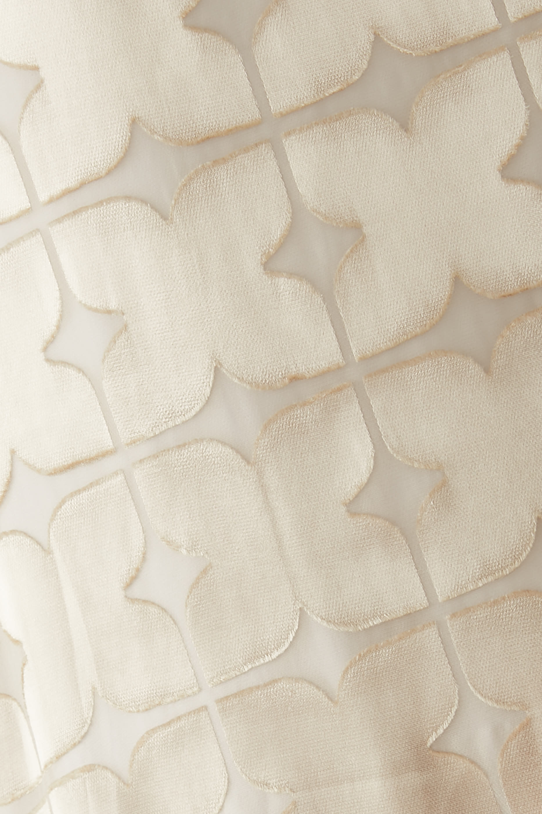 فستان بتصميم قفطان بكاب