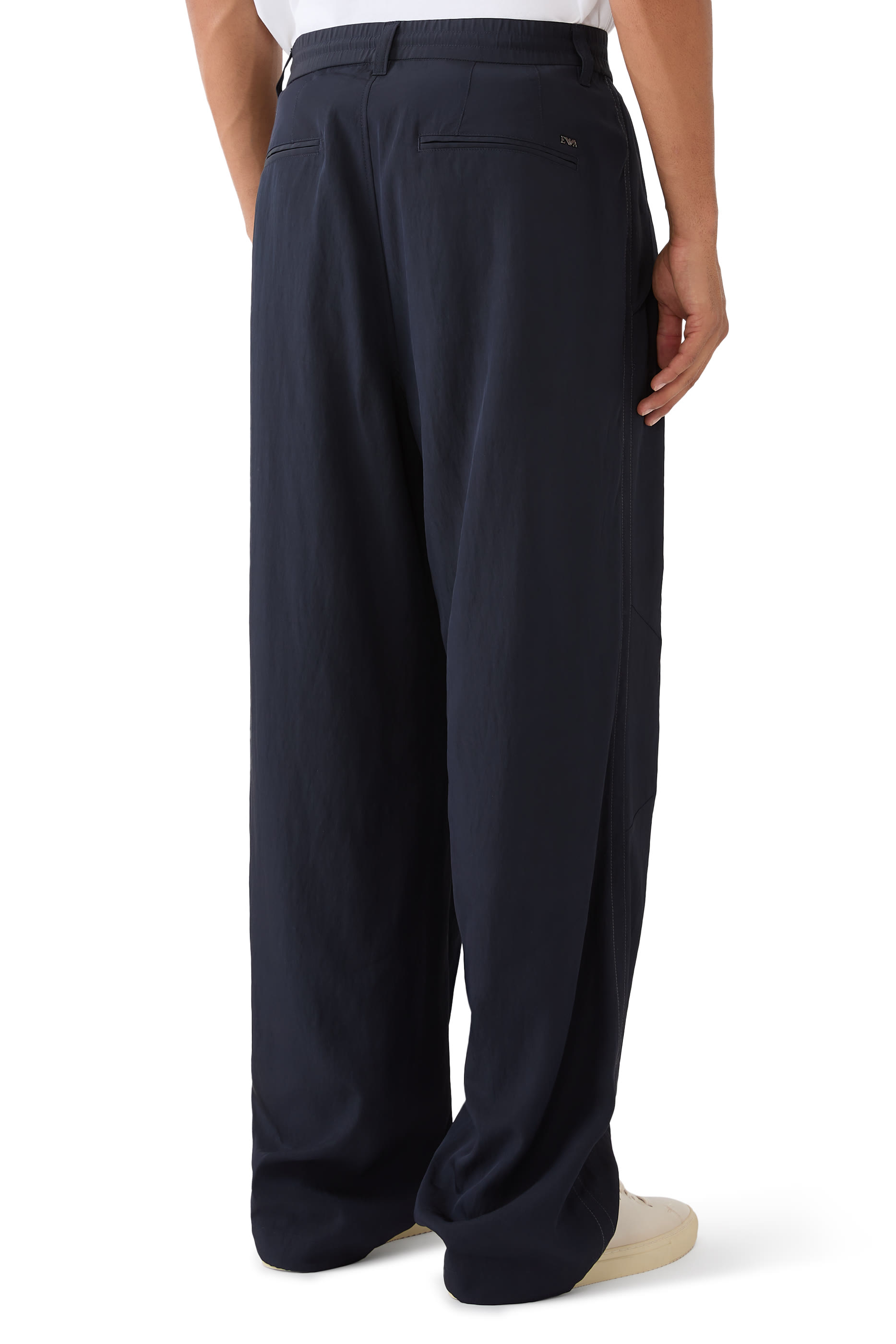 بنطال بقصة ساق مستقيمة