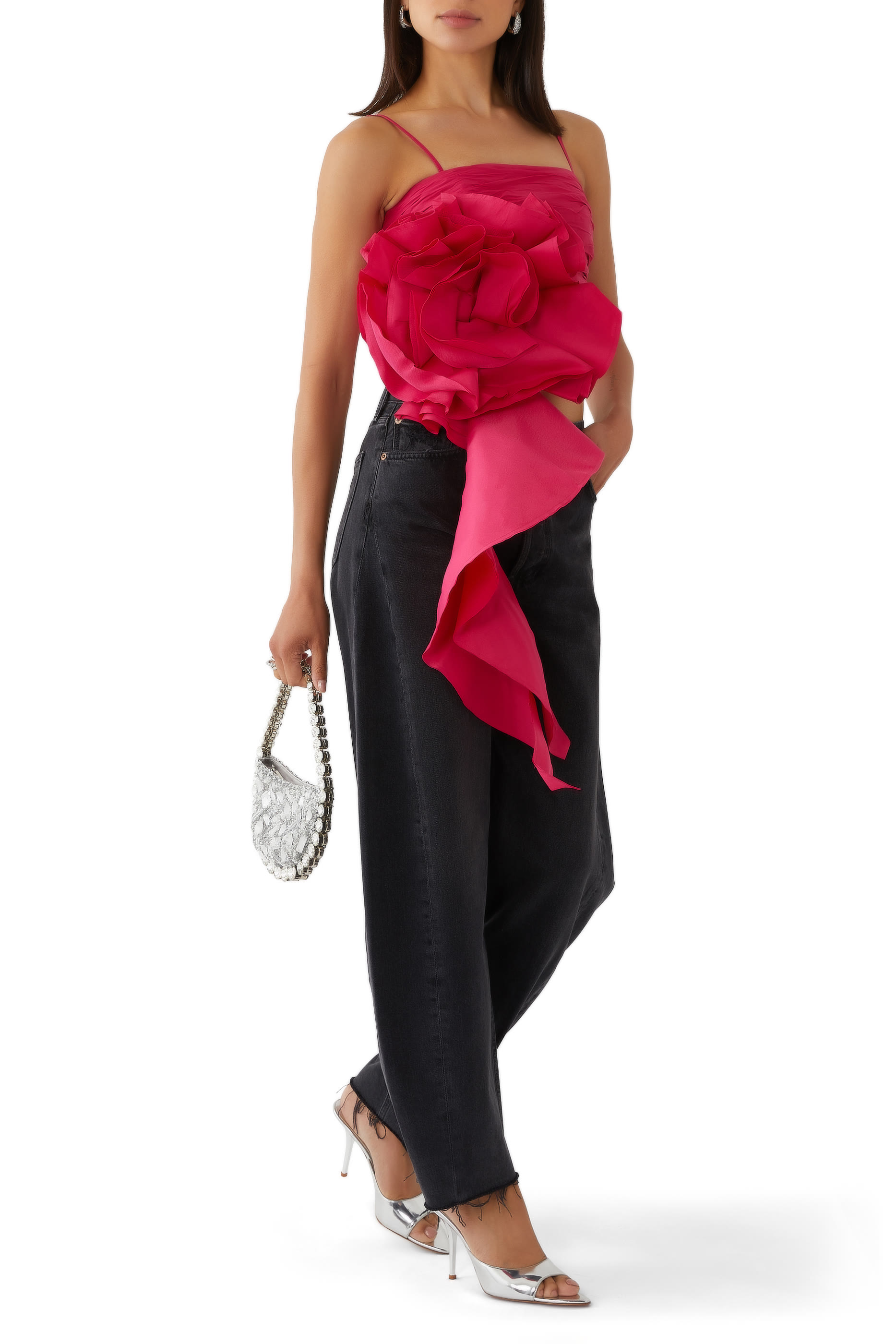 بلوزة بوشن بتفاصيل ملتوية