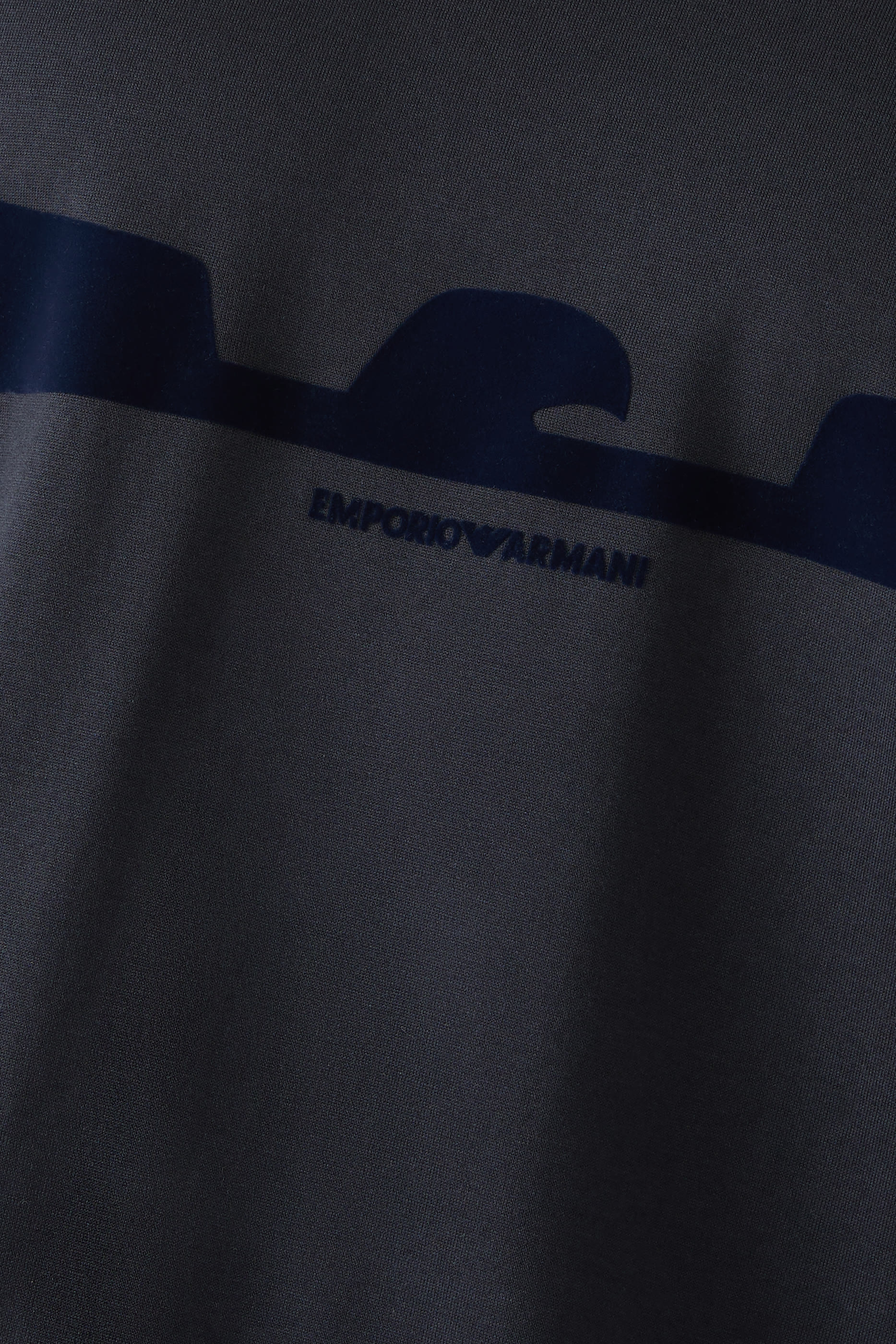 تيشيرت بشعار الماركة قطن