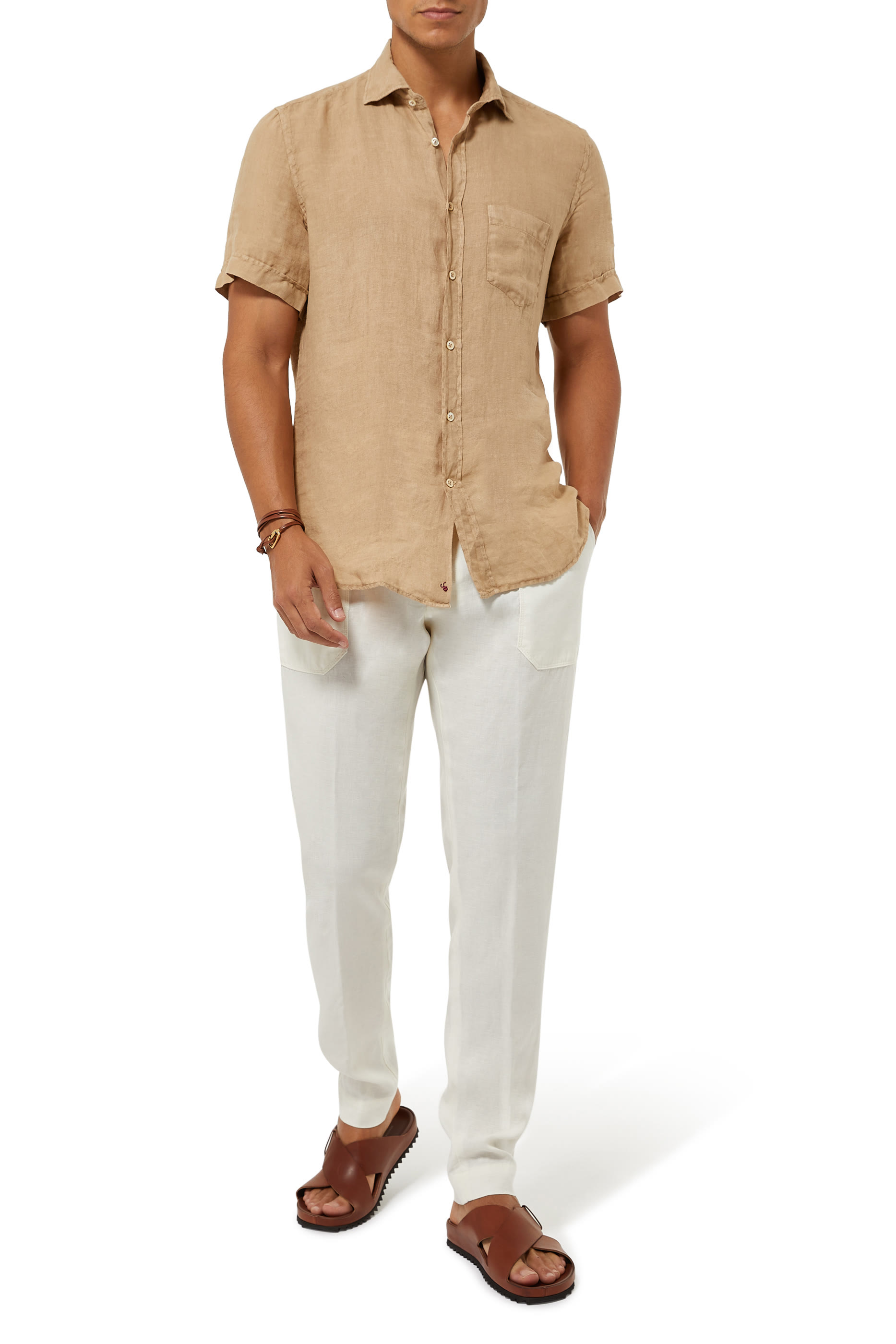 قميص بأكمام قصيرة