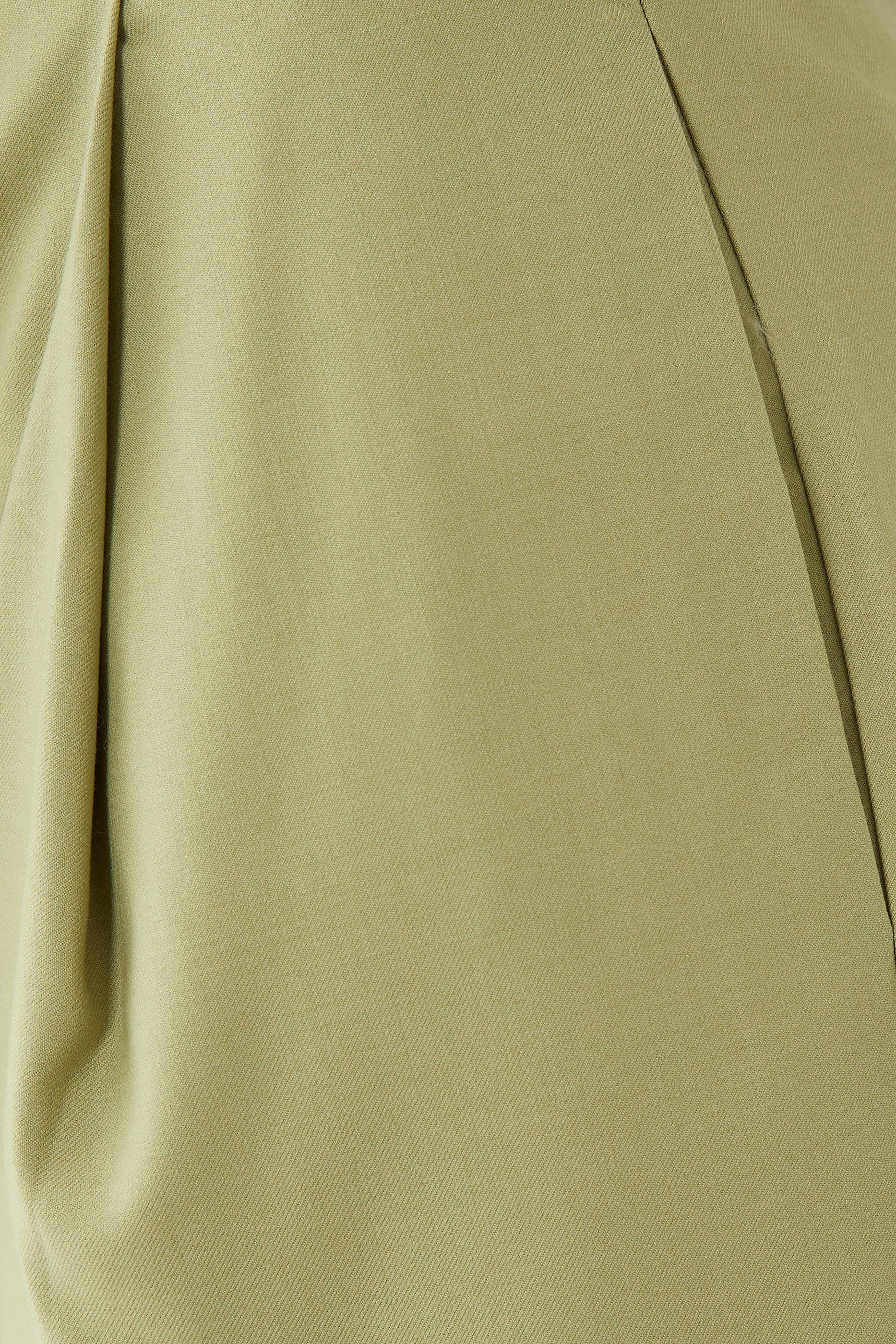 بنطال لانا بقصة ساق واسعة