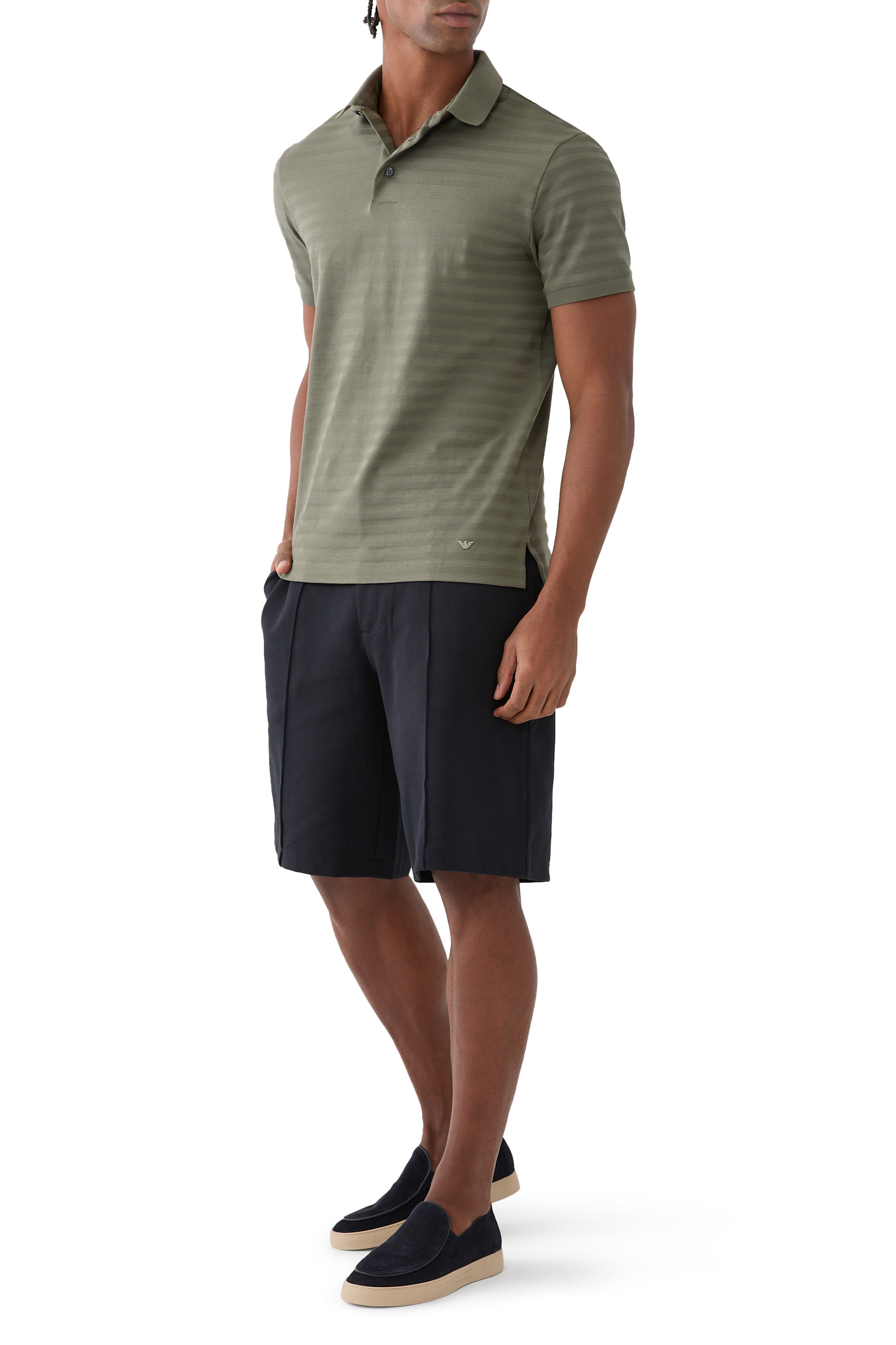 شورت بشعار الماركة