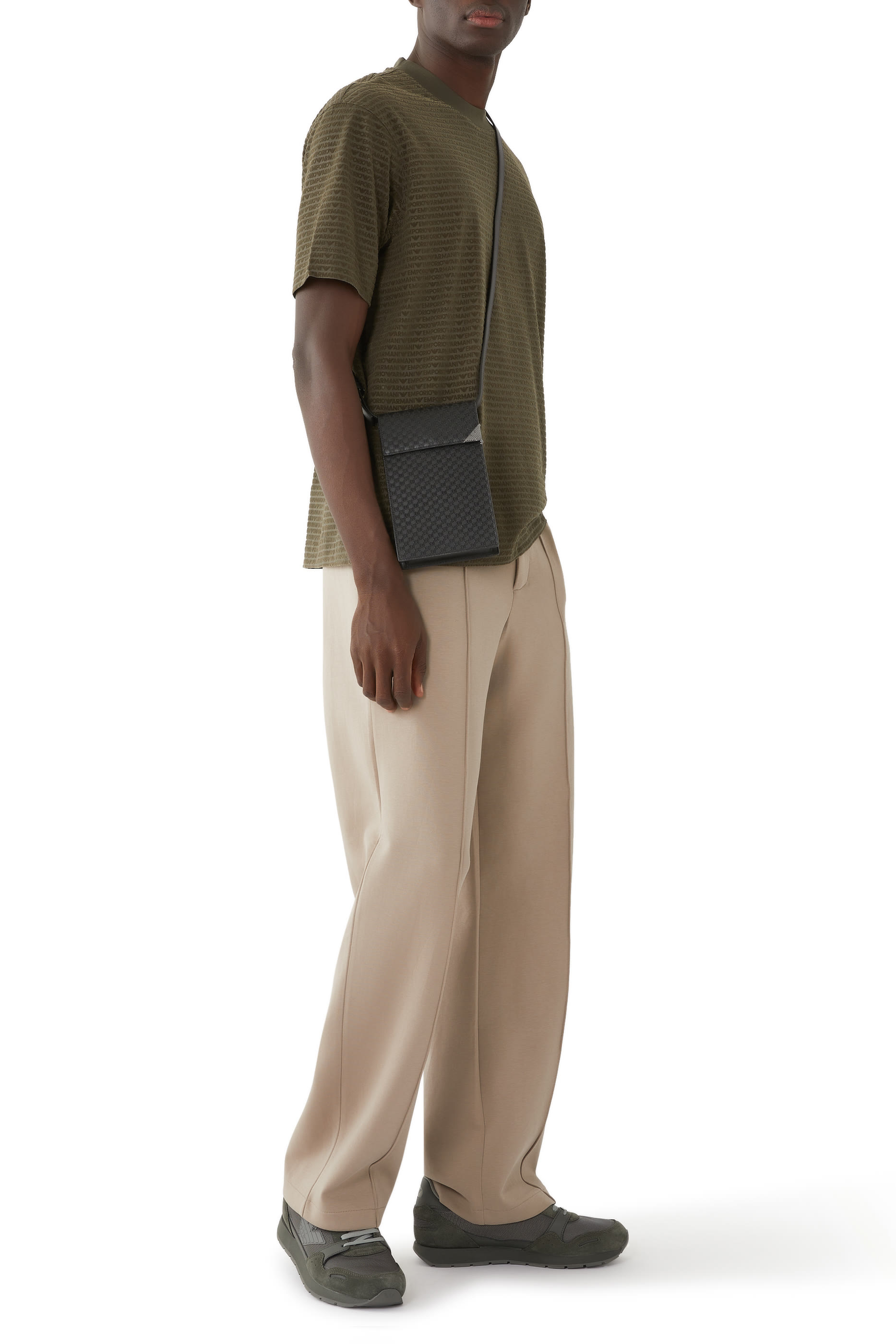 سنيكرز بأربطة