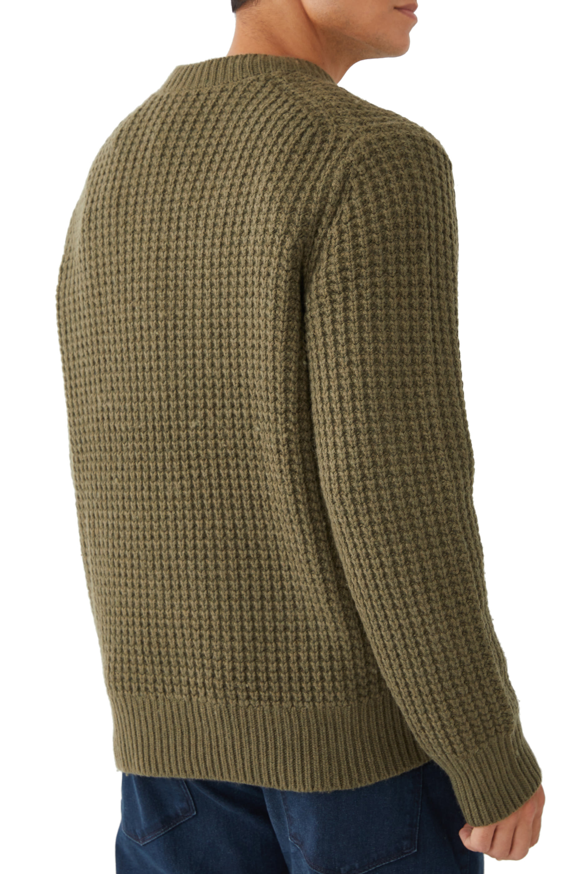 كنزة بياقة ضيقة بنسيج متشابك سميك