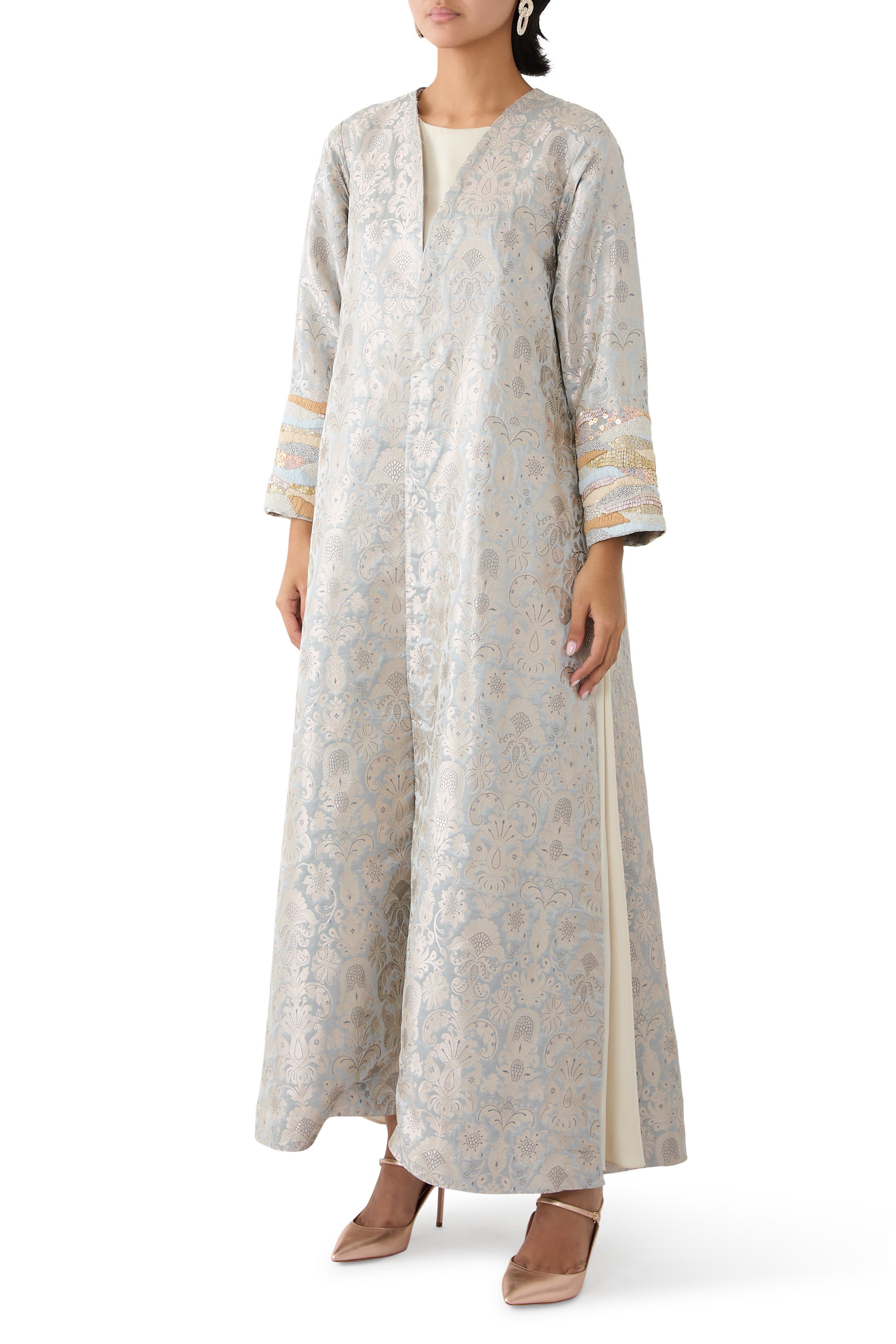 معطف طويل بأكمام مطرزة