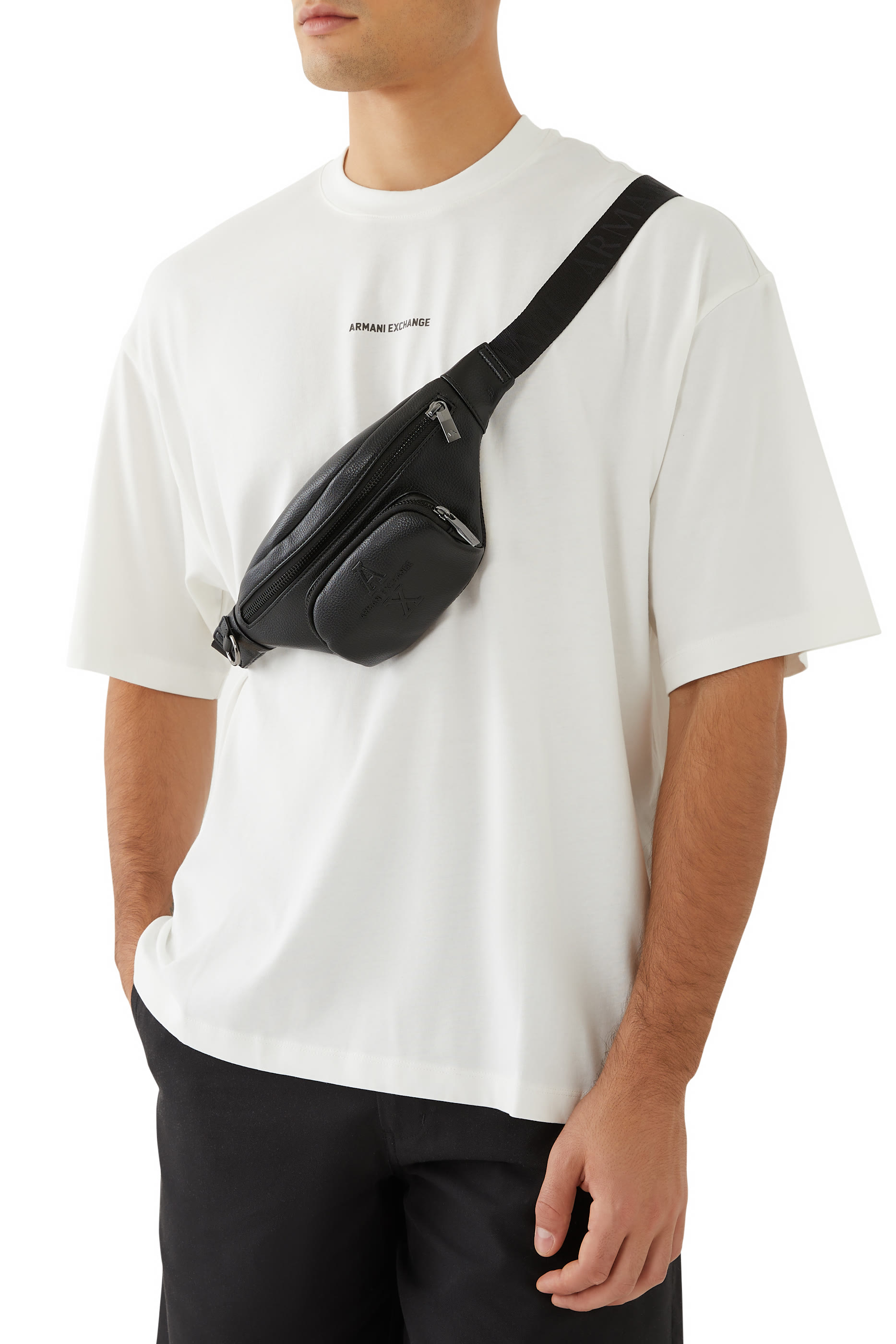 حقيبة خصر بحرفي شعار الماركة