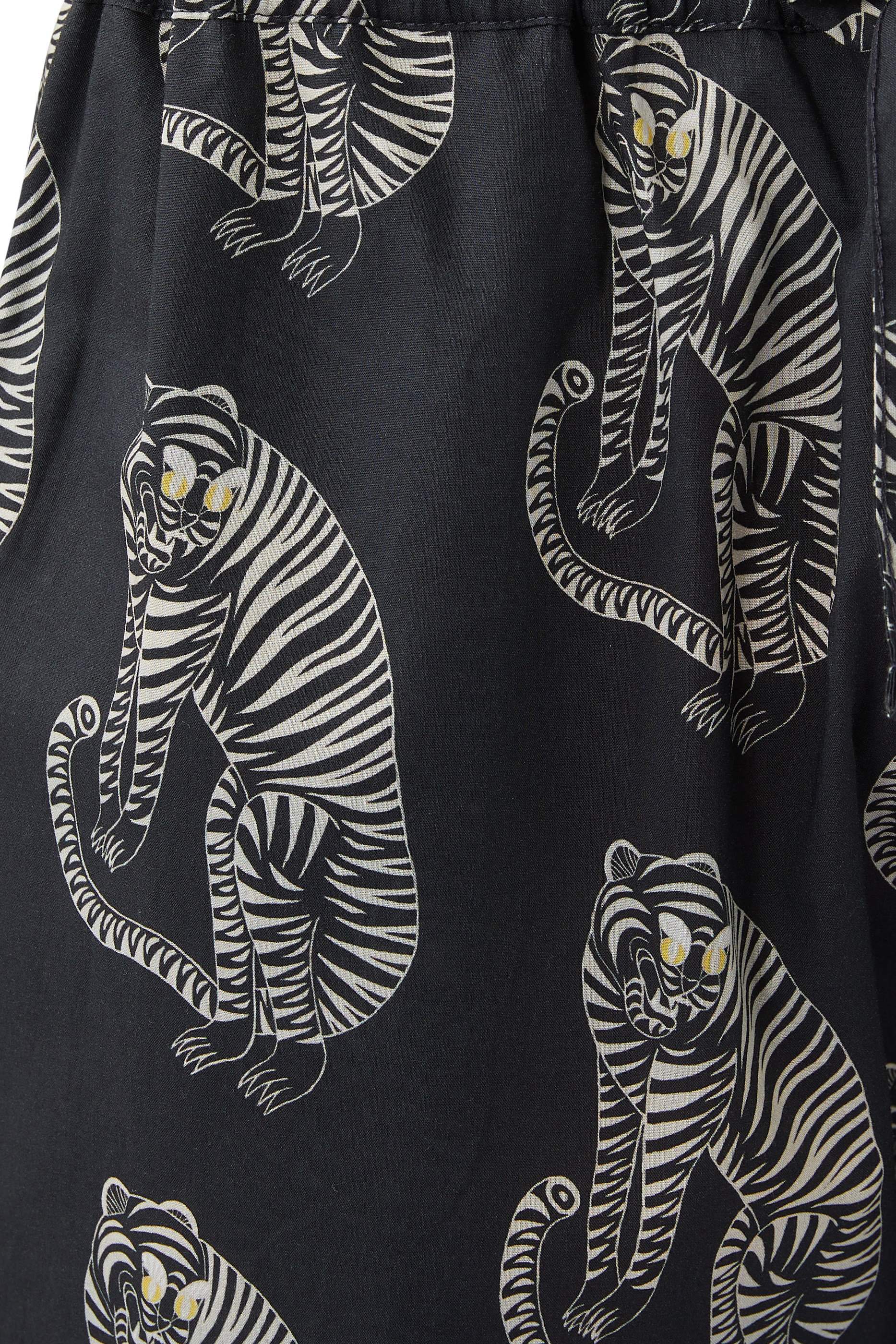 شورت بيجامة بطبعة نمر