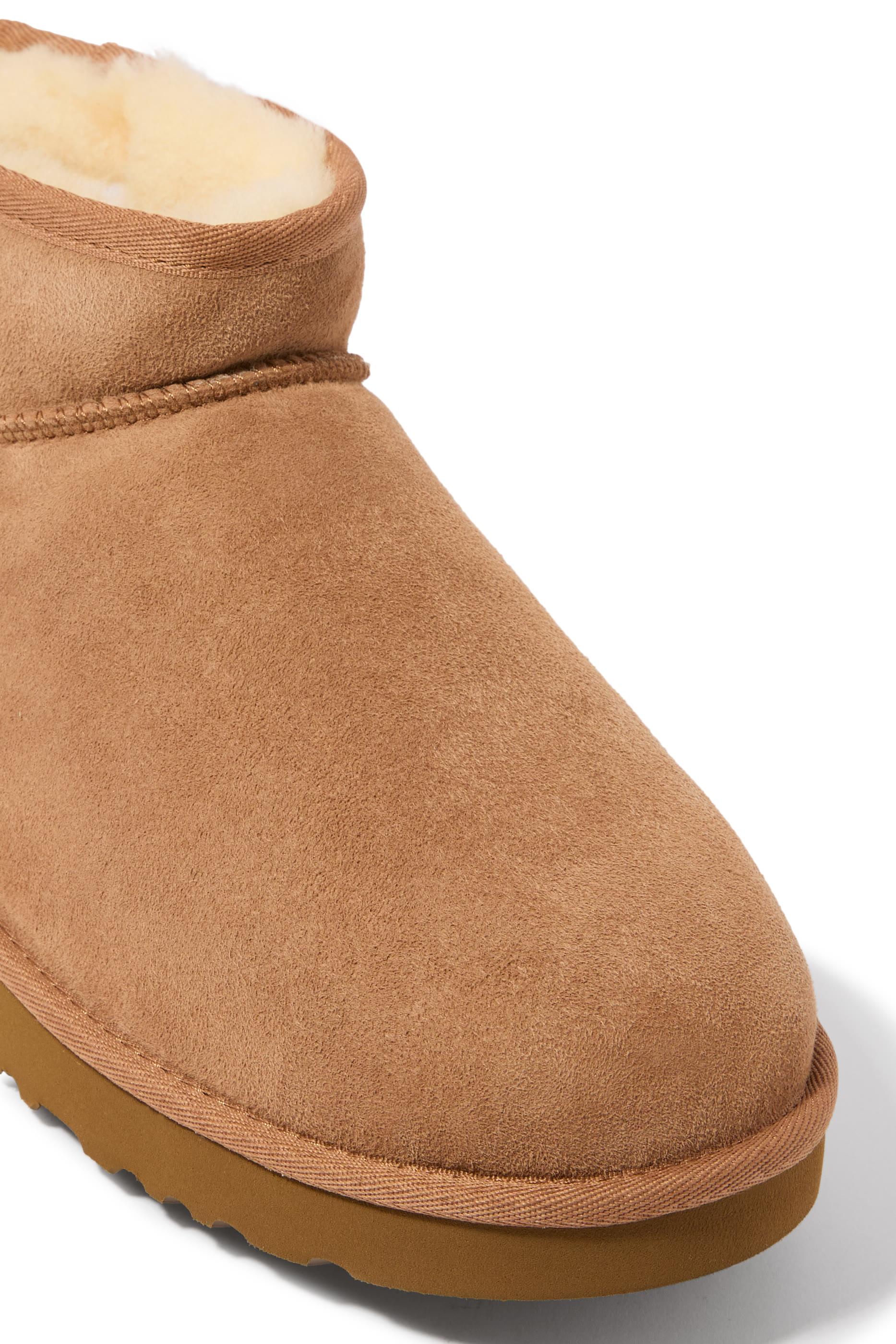 بوت كلاسيك قصير للغاية أسفل الكاحل