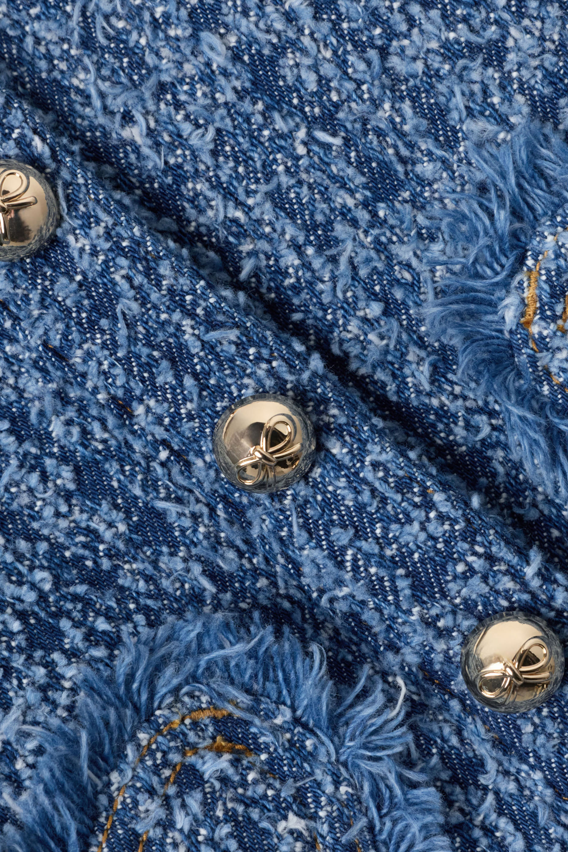 جاكيت بحواف بتفاصيل قلب بارز الملمس للأطفال