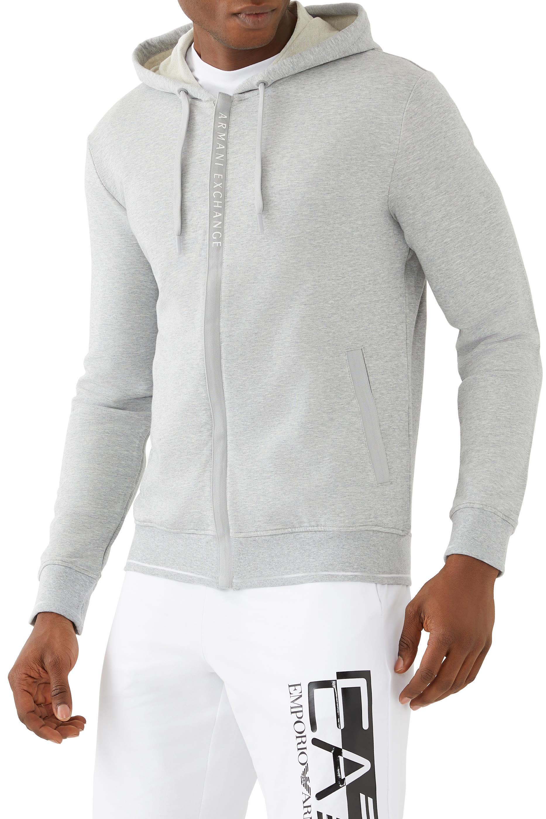 هودي بسحاب وطبعة شعار الماركة