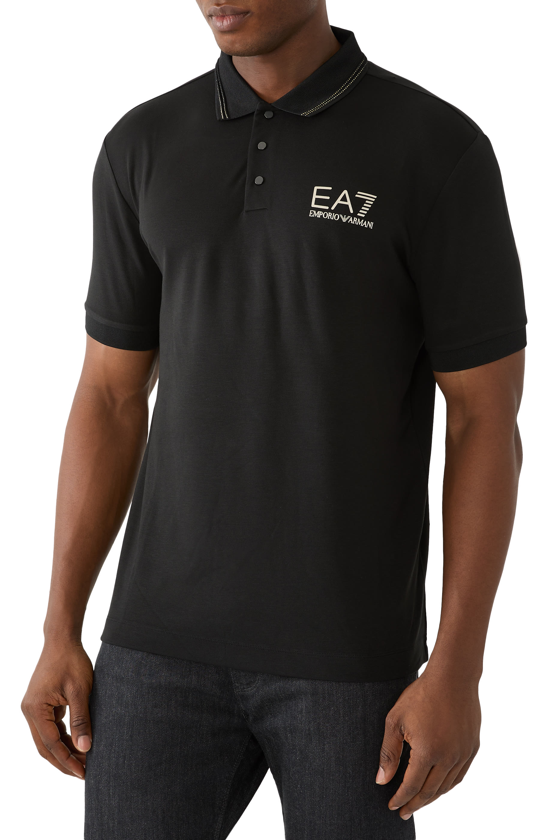 قميص بولو بأكمام قصيرة ورقعة بشعار الماركة