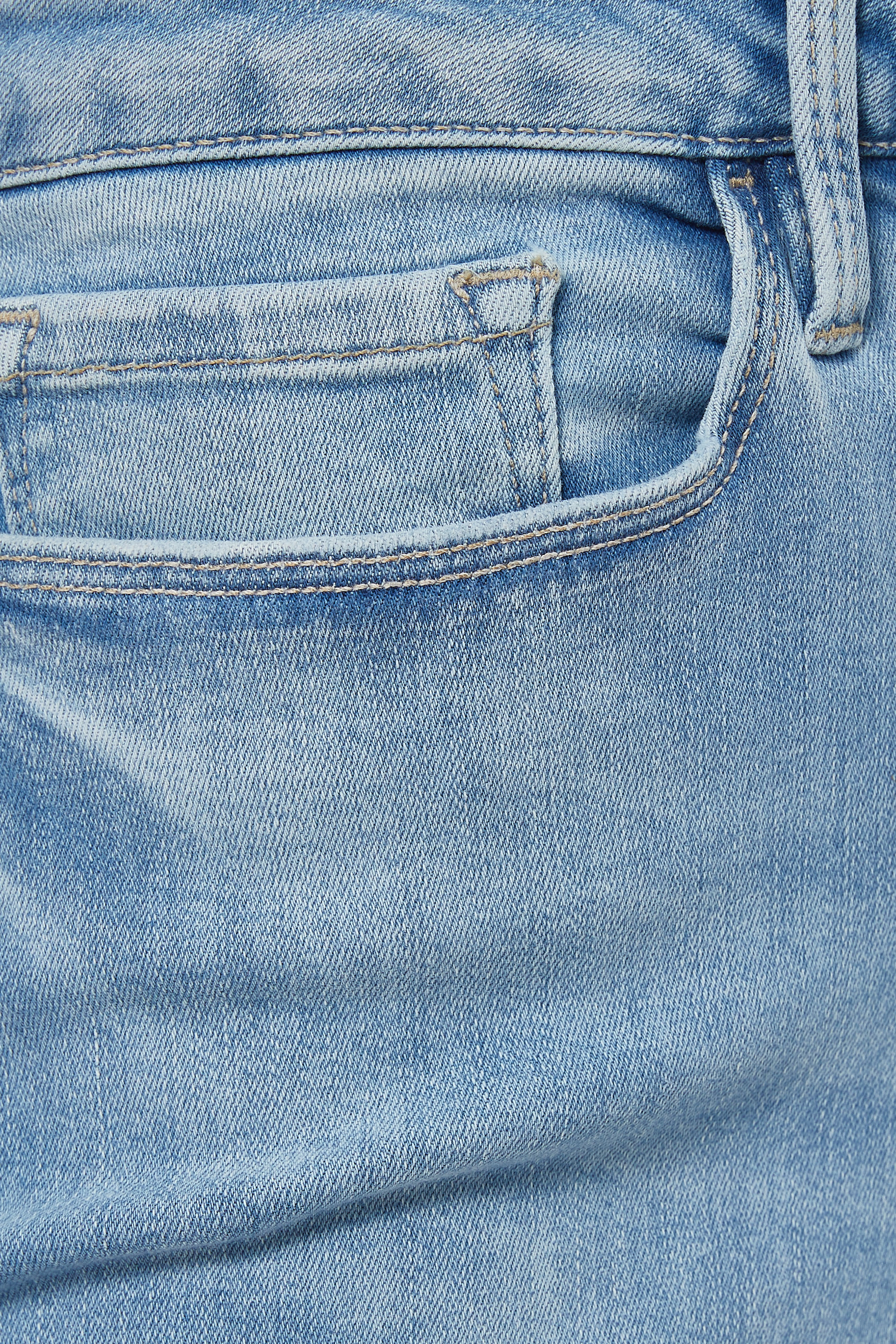 بنطال جينز لو وان سكيني