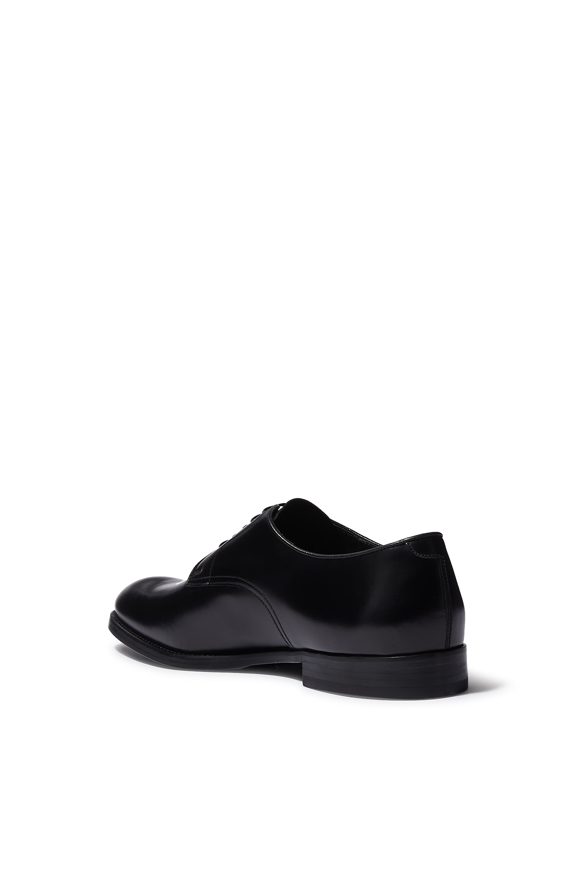 حذاء ديربي مونزا بتصميم كلاسيكي