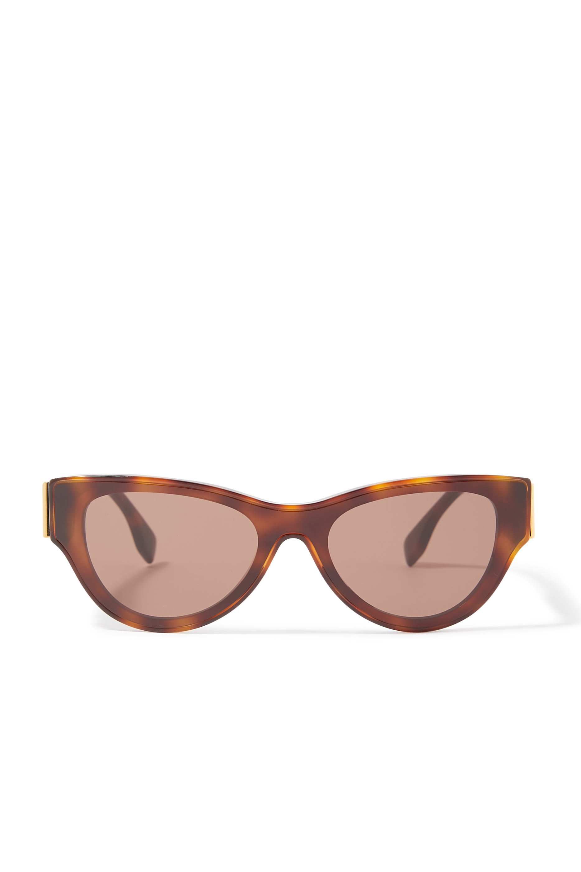 نظارة شمسية بتصميم عين القطة