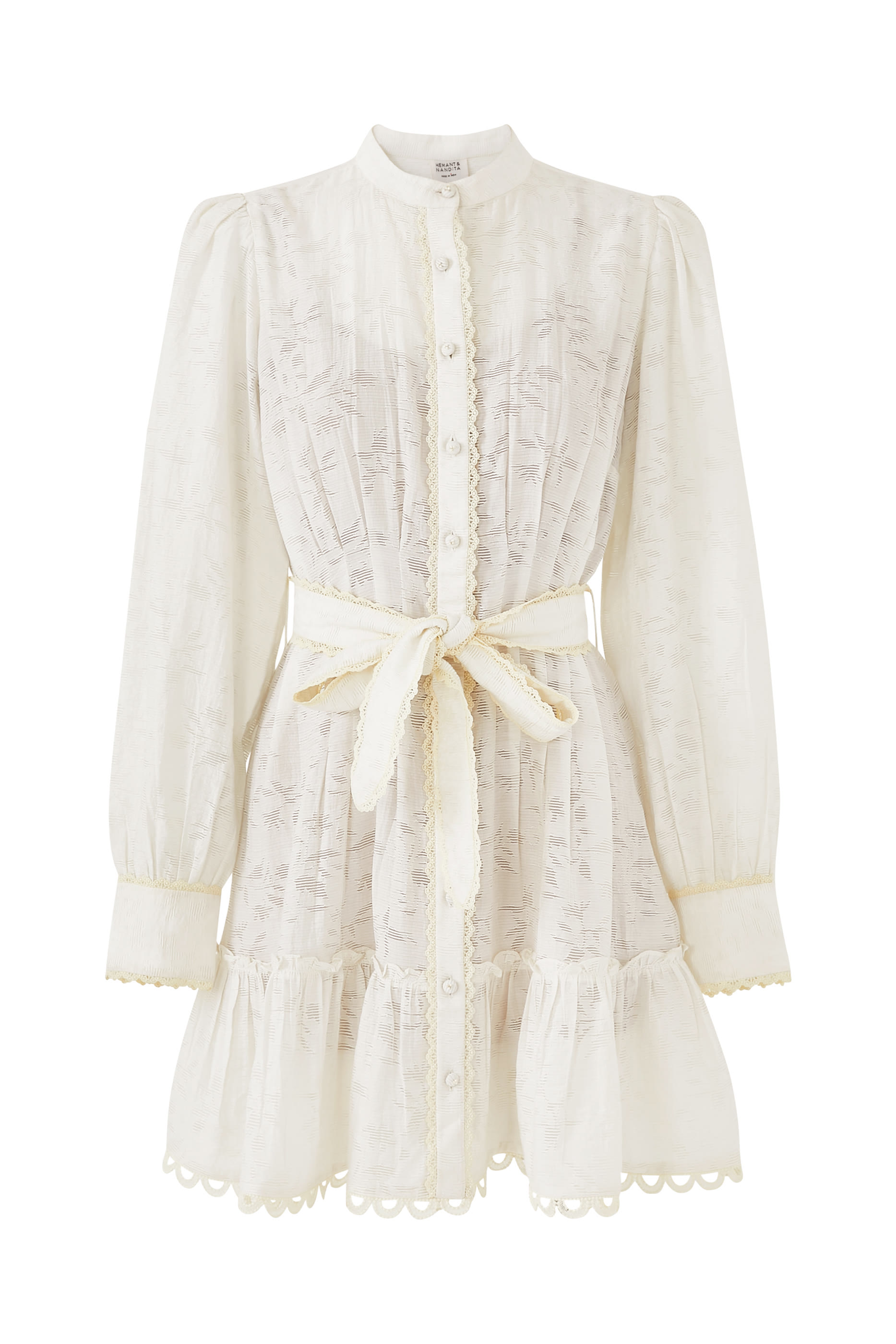 فستان قصير بأكمام طويلة