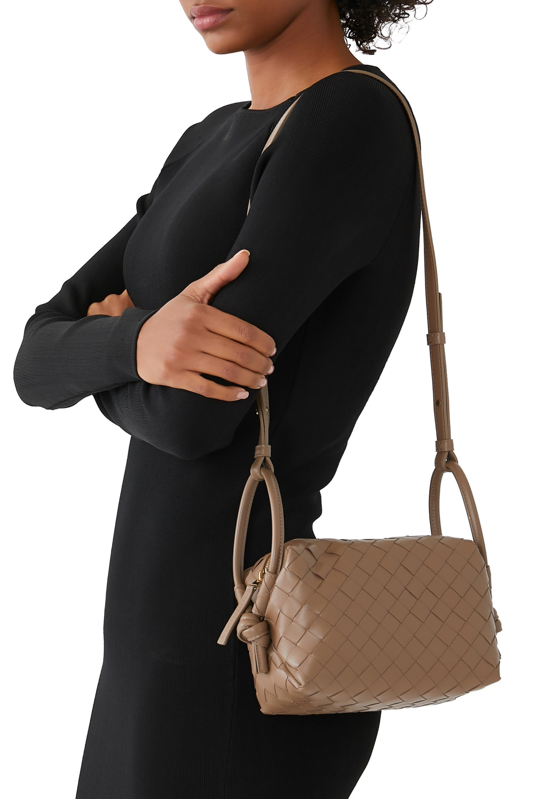 حقيبة كروس لوب صغيرة جلد مجدول