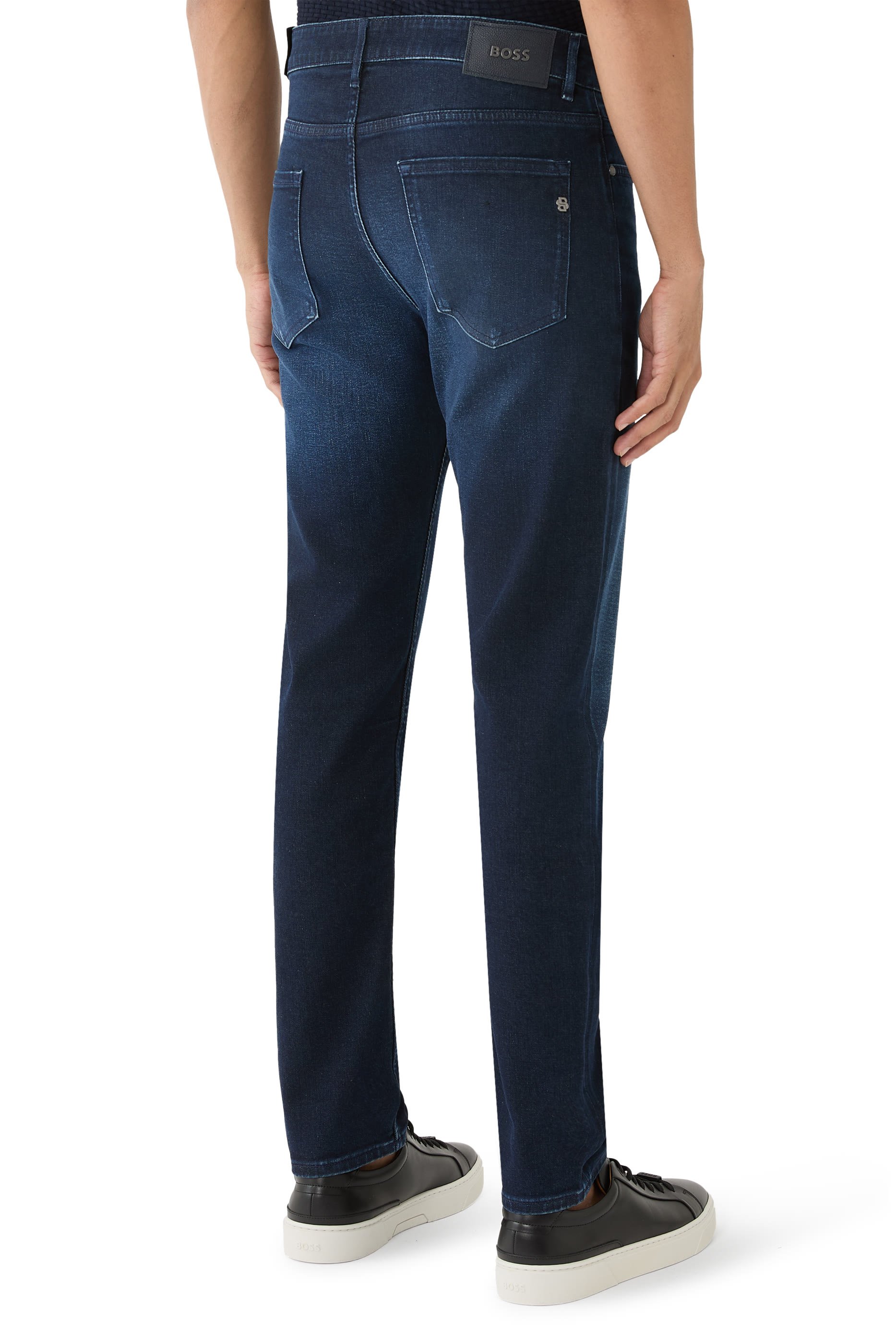 بنطال جينز ماين بقصة عادية