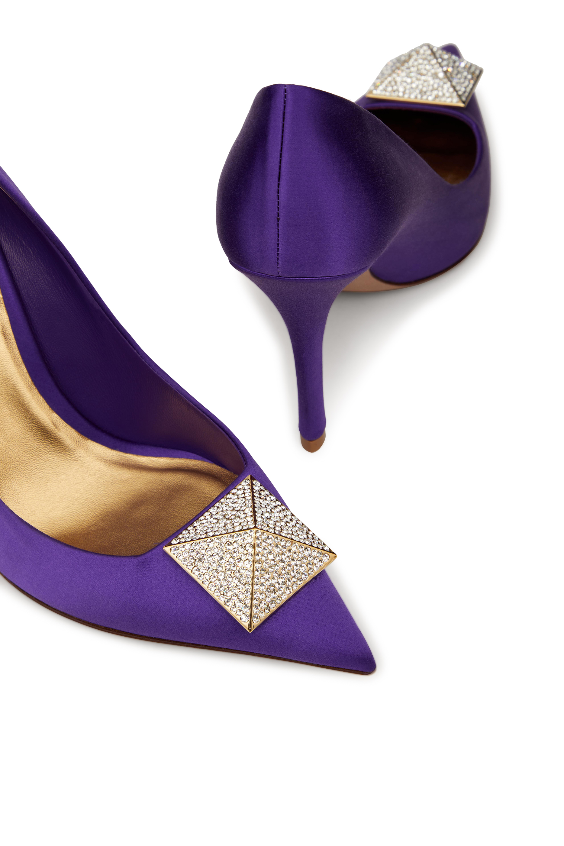 حذاء كلاسيك فالنتينو غارافاني 100 ستان مرصع بحلية هرمية