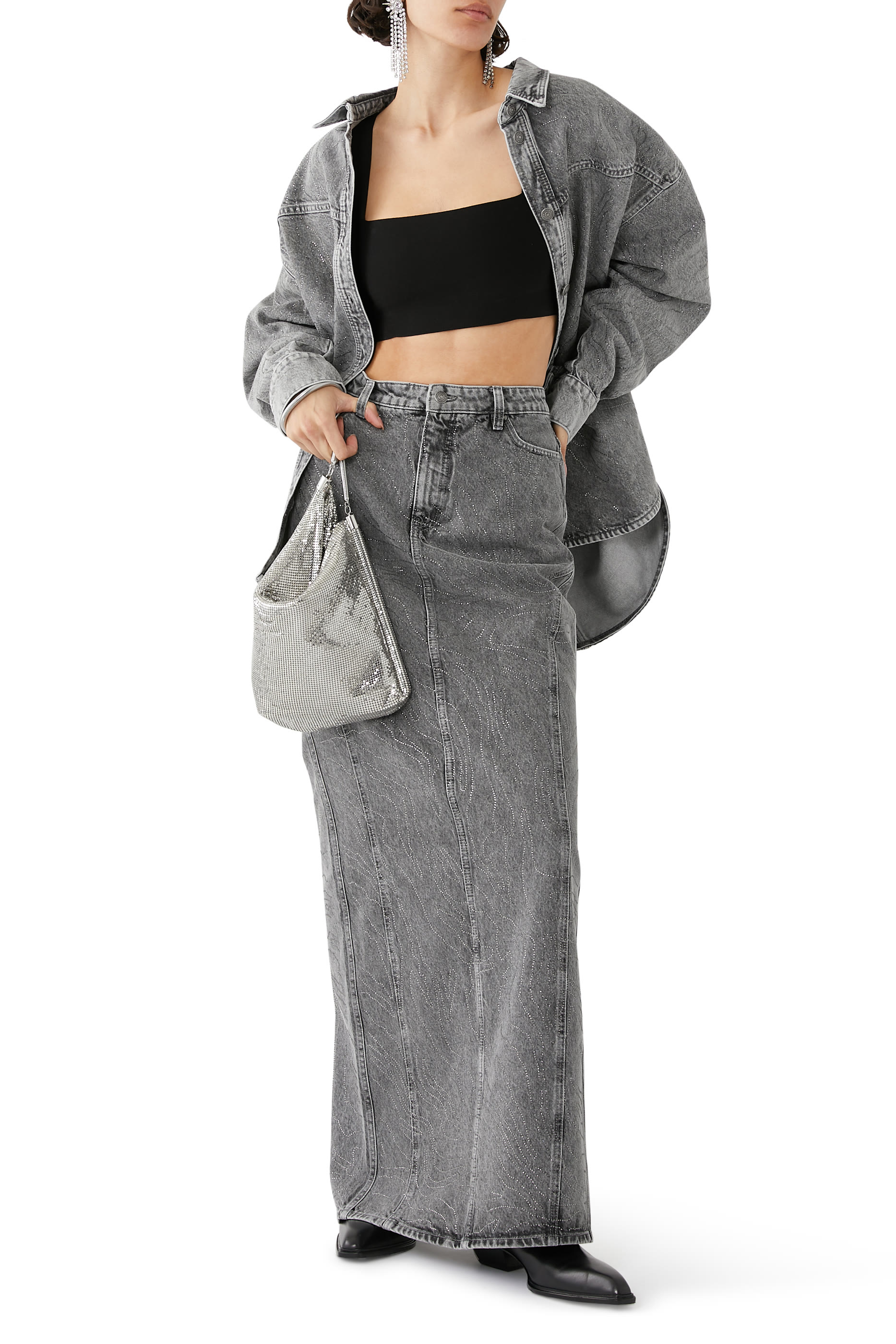 تنورة دنيم مرصعة بأحجار الراين