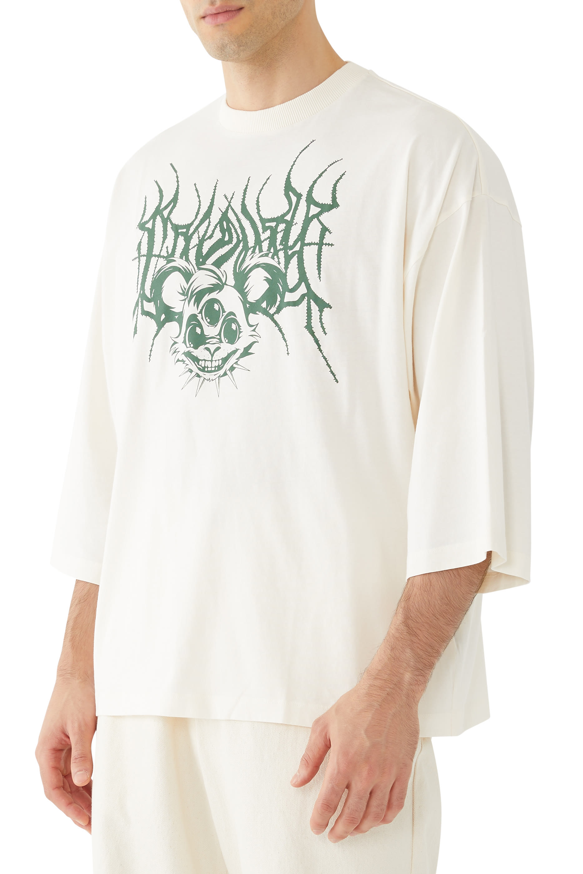 تيشيرت بأكمام قصيرة