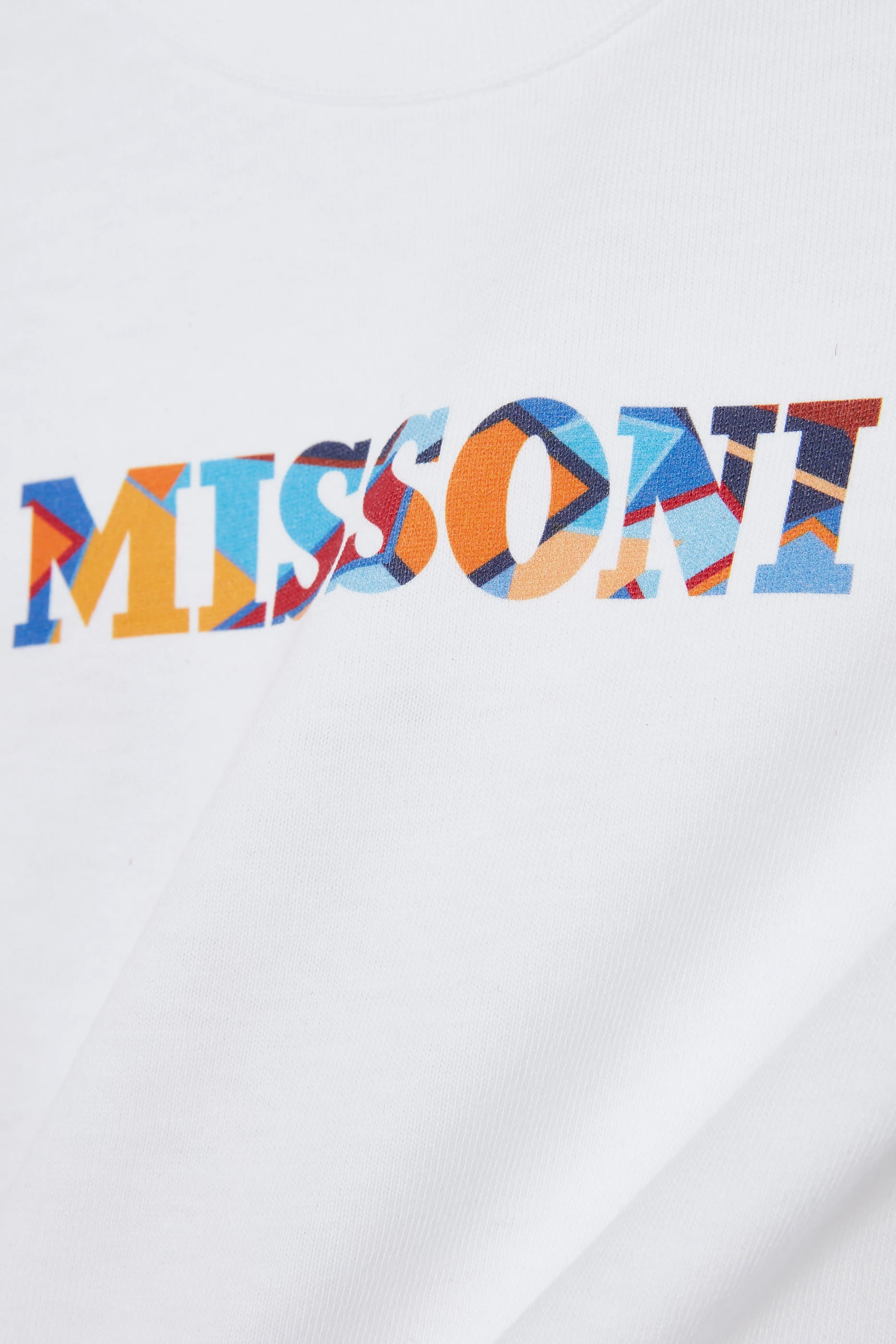 تيشيرت بأكمام قصيرة وشعار الماركة للأطفال