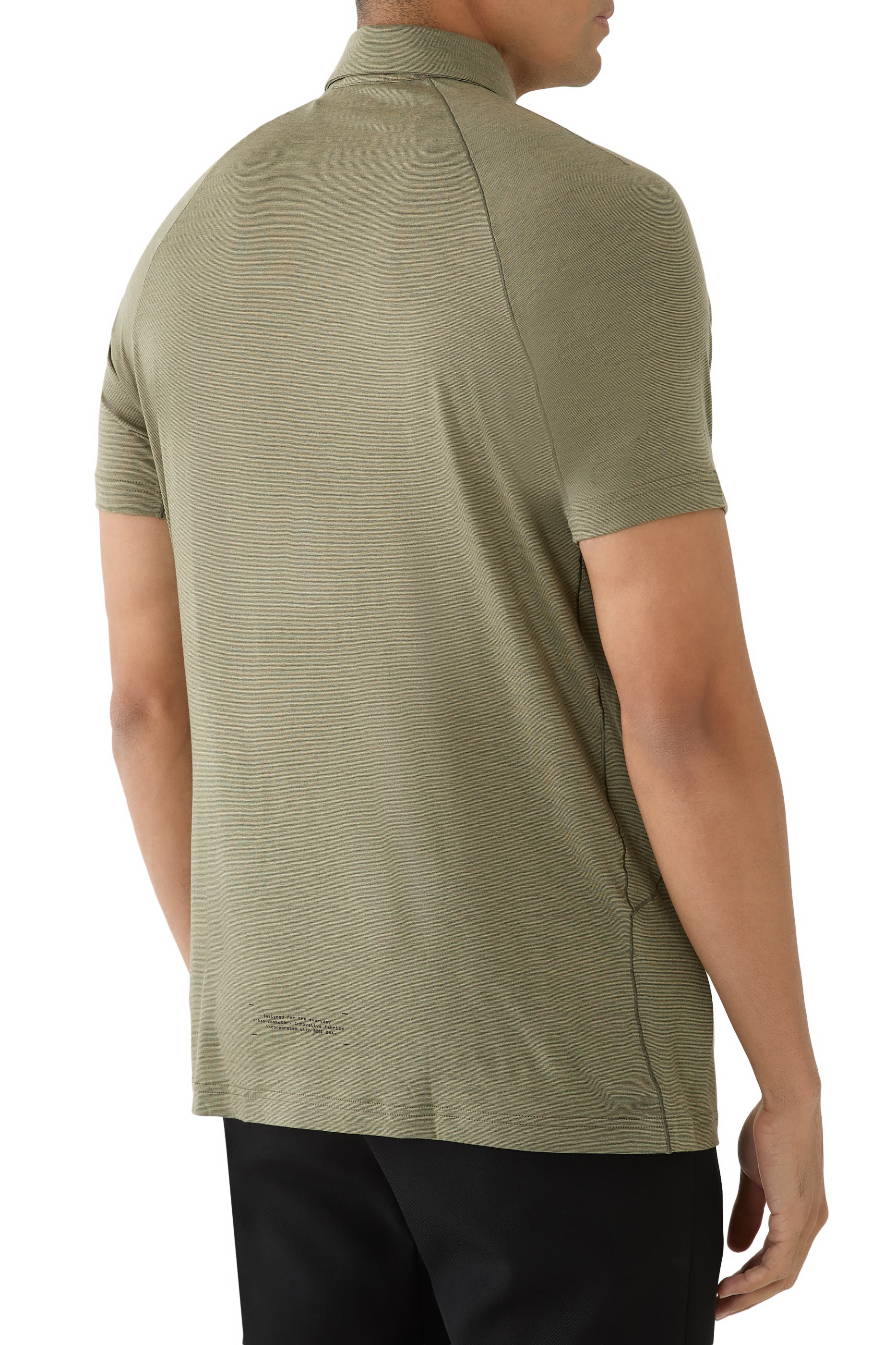 قميص بولو بقصة ضيقة بخاصية تنظيم درجة الحرارة